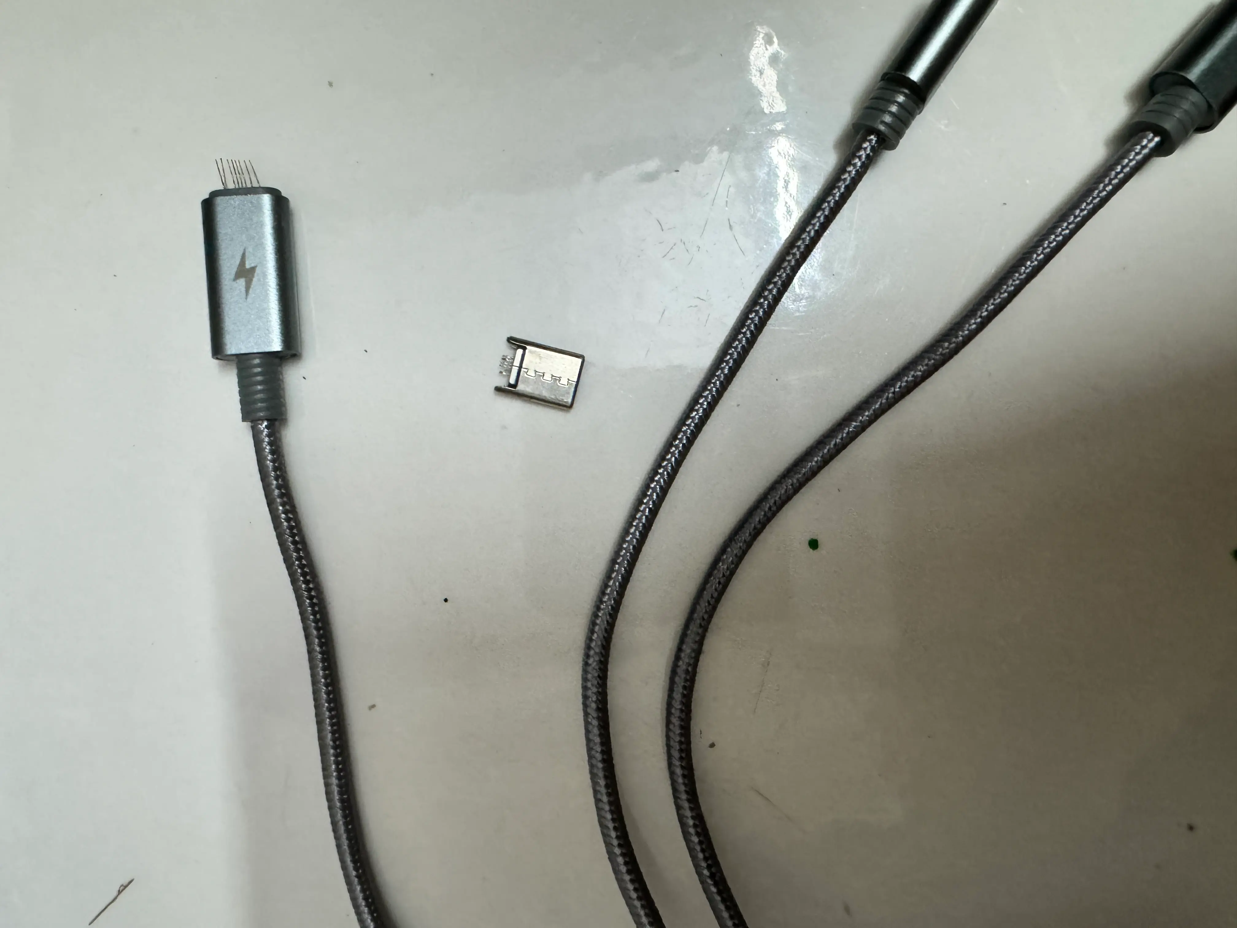 Khách hàng review Cáp sạc và truyền dữ liệu 3 đầu USB-A - Type-C Lightning Micro USB 15W 1m eValu Spanker B 2 1