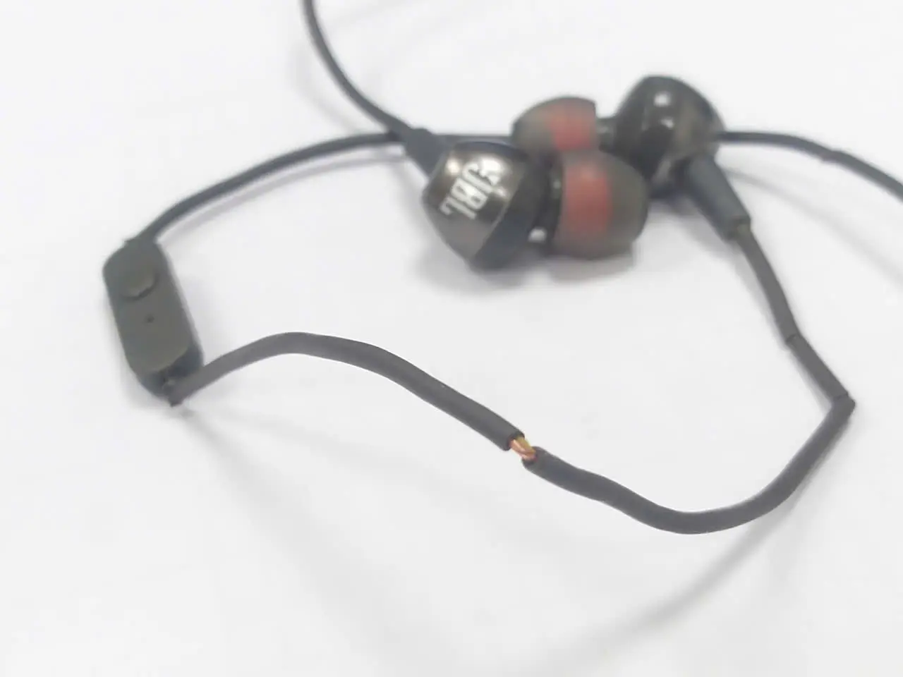 Khách hàng review Tai nghe Có Dây JBL C200 SIU 1