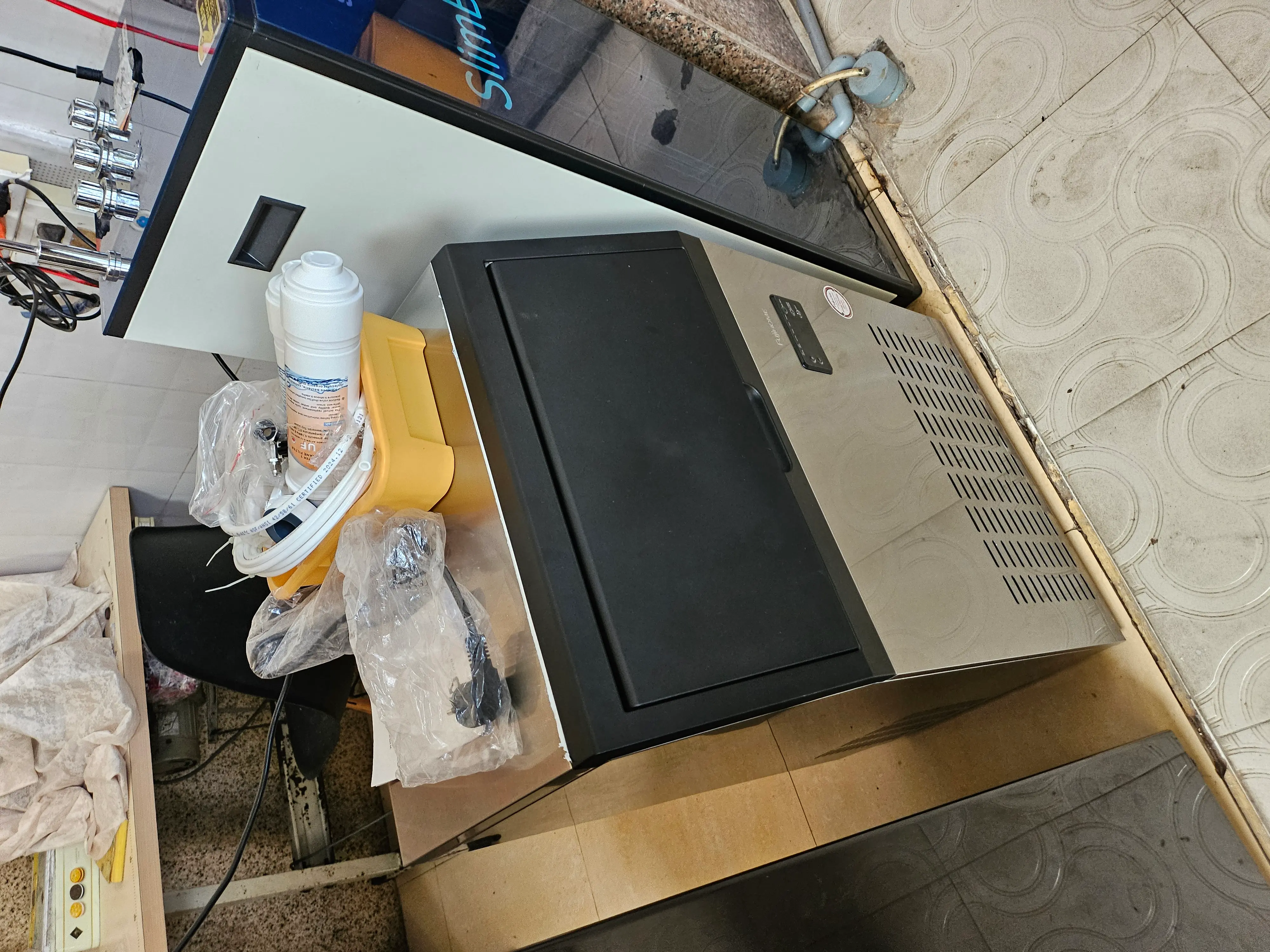 Khách hàng review Máy làm đá lọc nước UF FUJIHOME IM70C 3