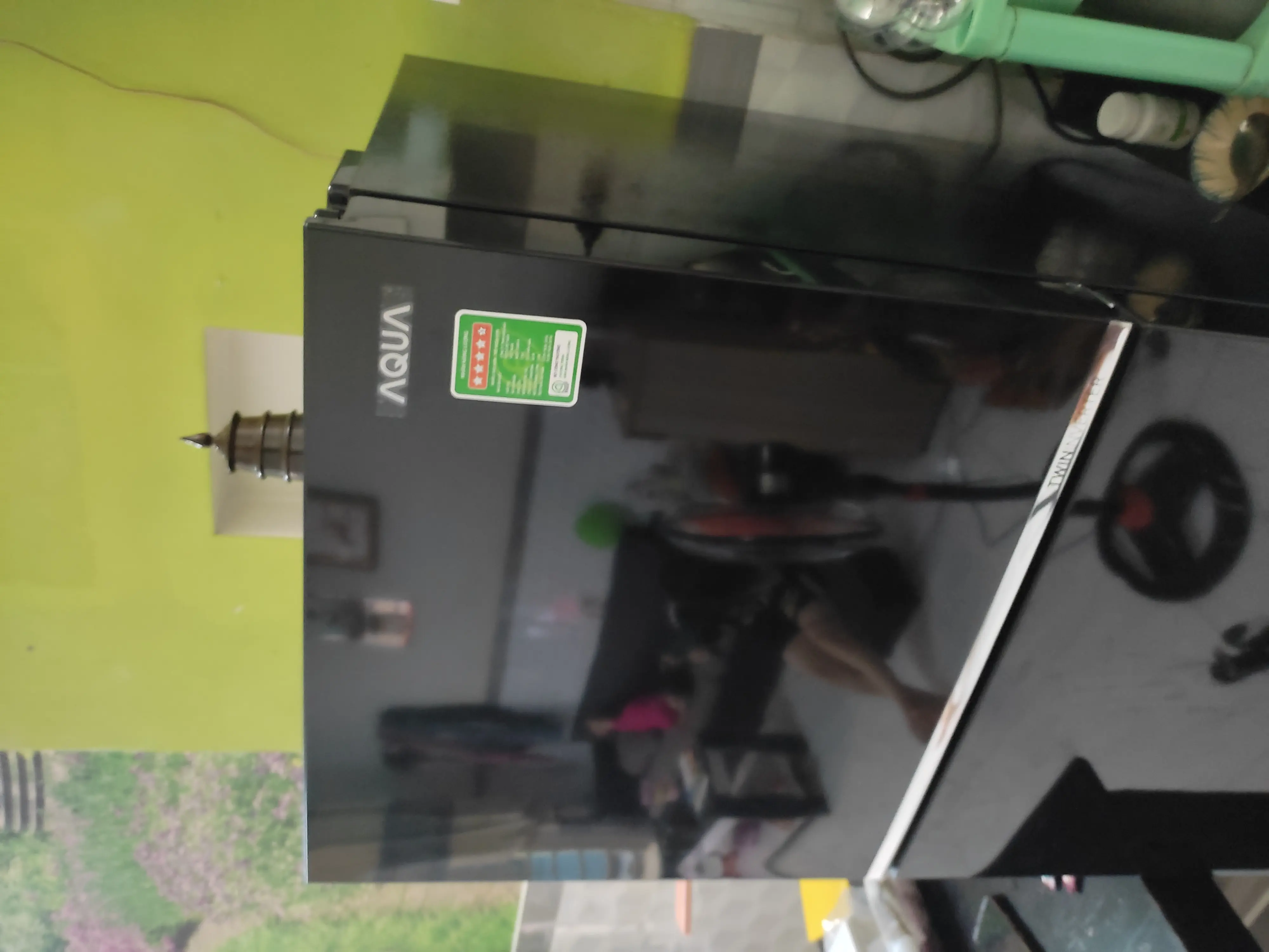 Khách hàng review Tủ lạnh Aqua Inverter 236 lít AQR-T260FA(FB) 7