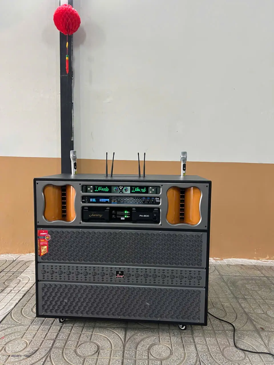 Khách hàng review Loa kéo điện karaoke Jammy N6868K Pro 4200W 6