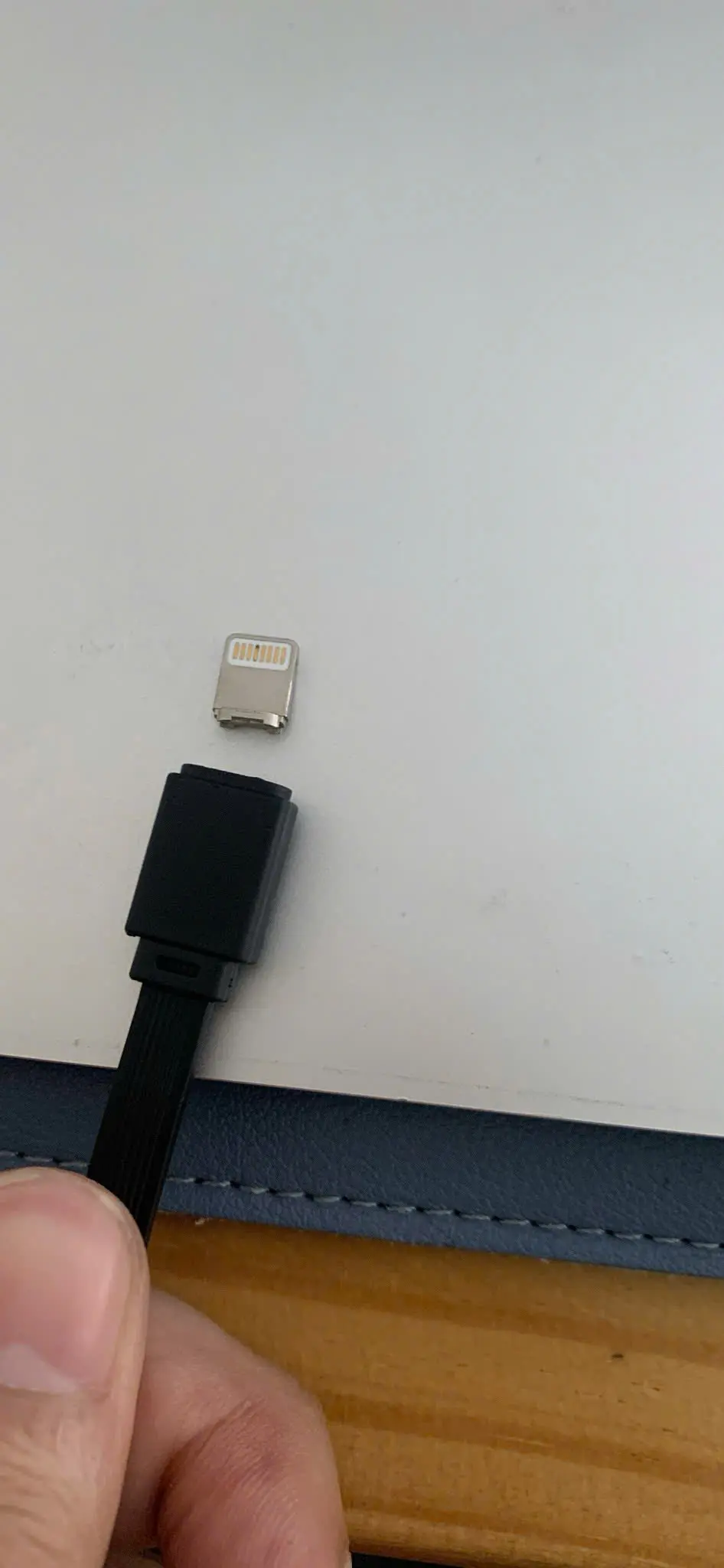 Khách hàng review Pin sạc dự phòng Polymer 20000mAh Type C 10.5W AVA  G-DX258 kèm Cáp Lightning và Cáp Type C 3
