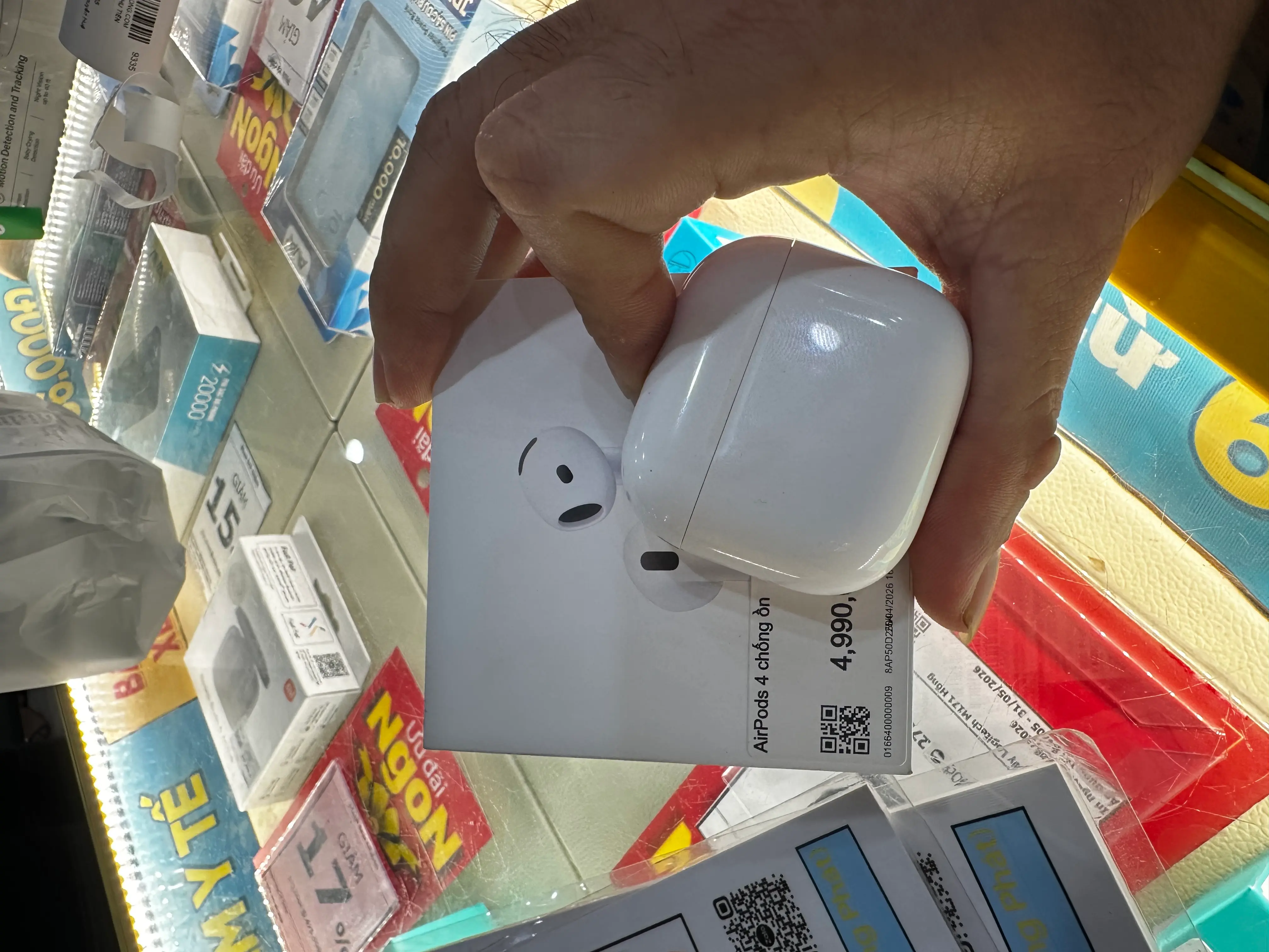Khách hàng review AirPods 4 (chống ồn) 1