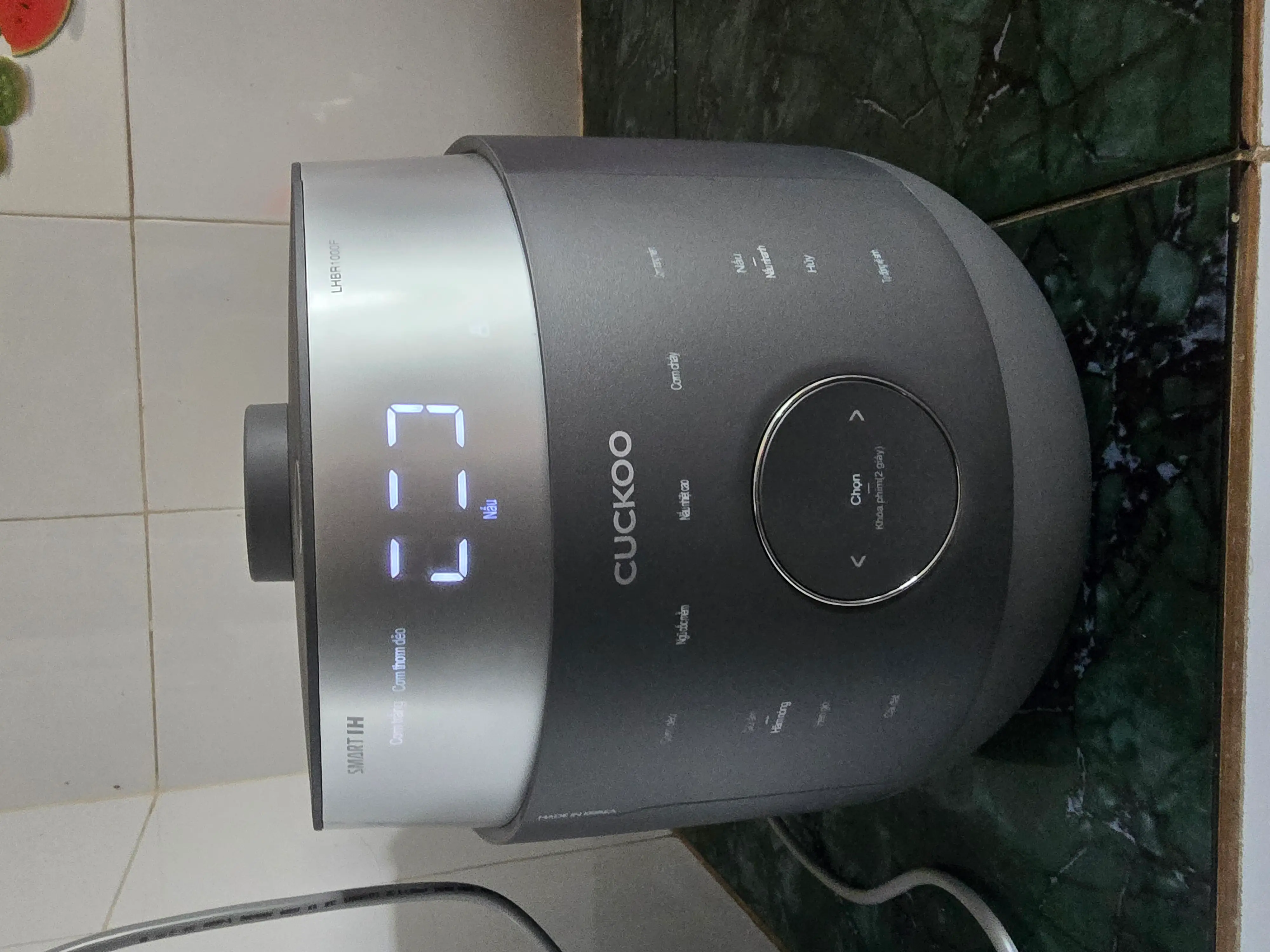 Khách hàng review Nồi cơm áp suất cao tần Cuckoo 1.8 lít CRP-LHBR1000F 3