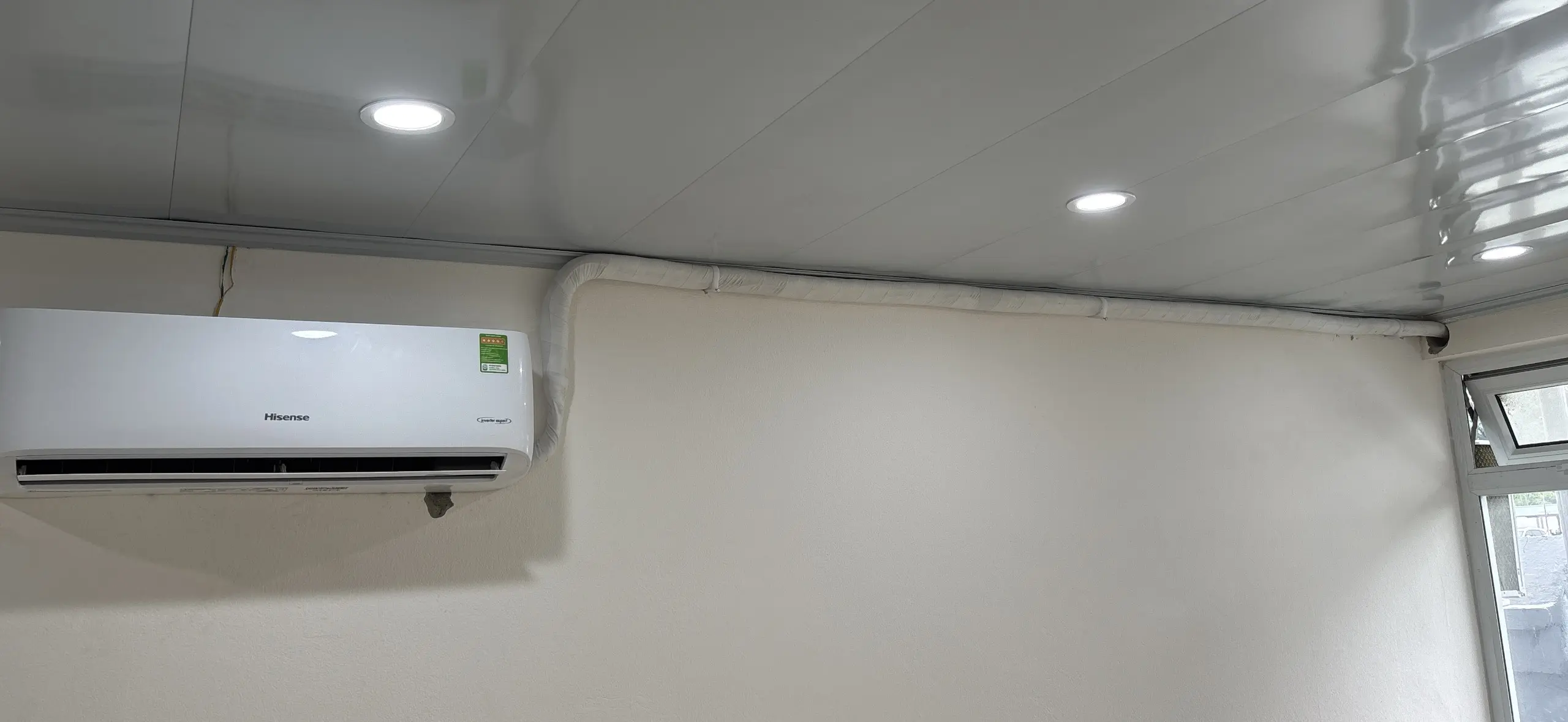 Khách hàng review Máy lạnh Hisense Inverter 1 HP AS-10TR4RLRCA00 1