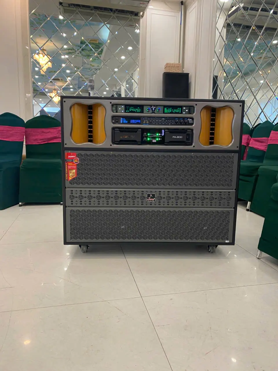Khách hàng review Loa điện karaoke Jammy N6868K Pro 4200W 1