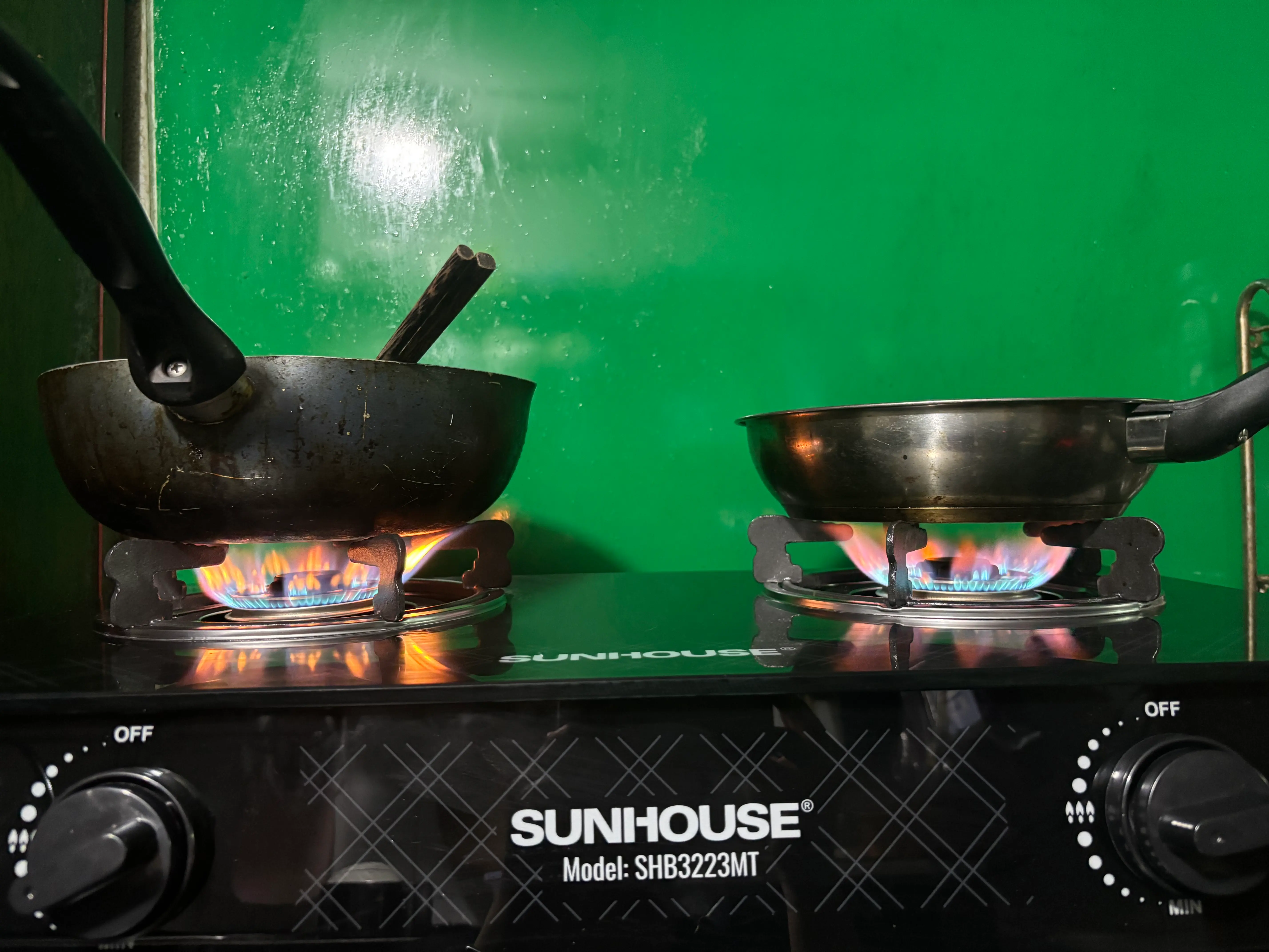 Khách hàng review Bếp ga đôi Sunhouse SHB3223MT 4