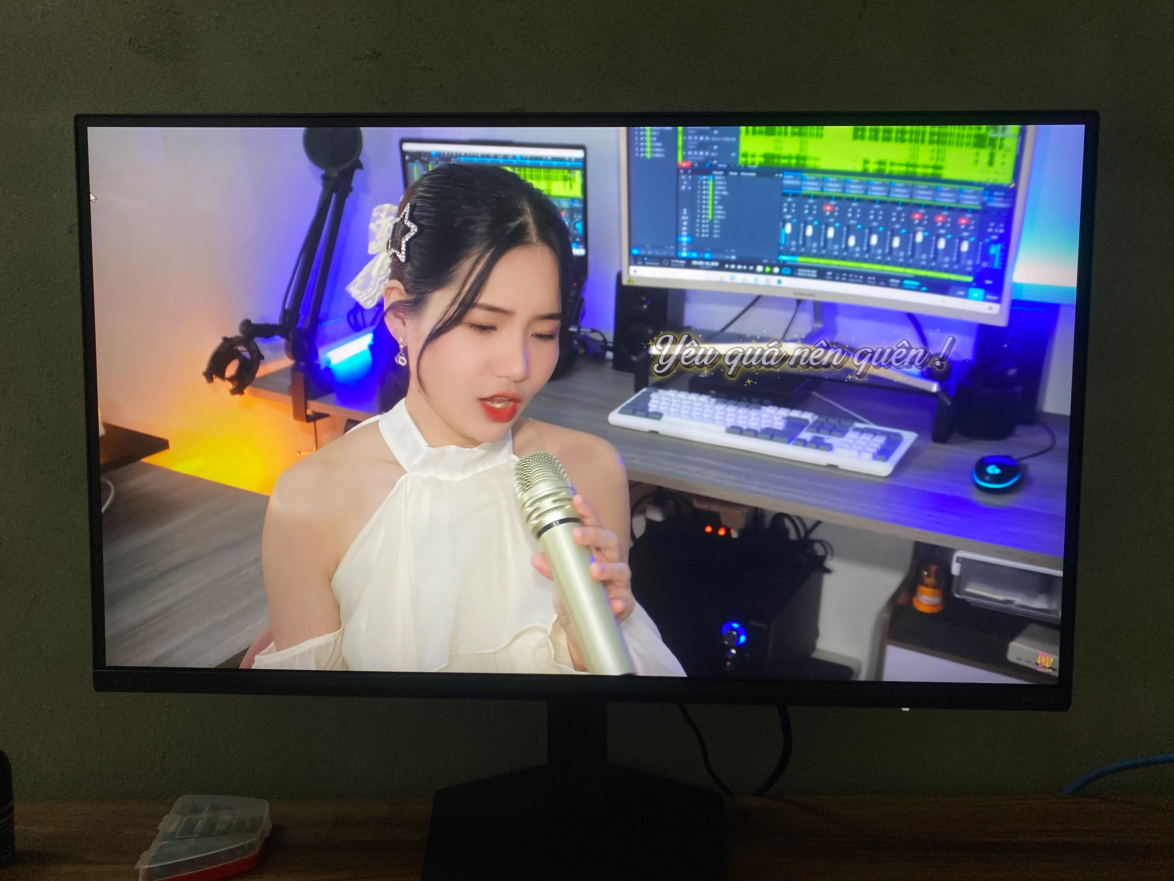 Khách hàng review Màn hình Gaming Philips Evnia 27M2N2500NF (27 inch QHD, Fast IPS, 144Hz, 0.5ms) 1