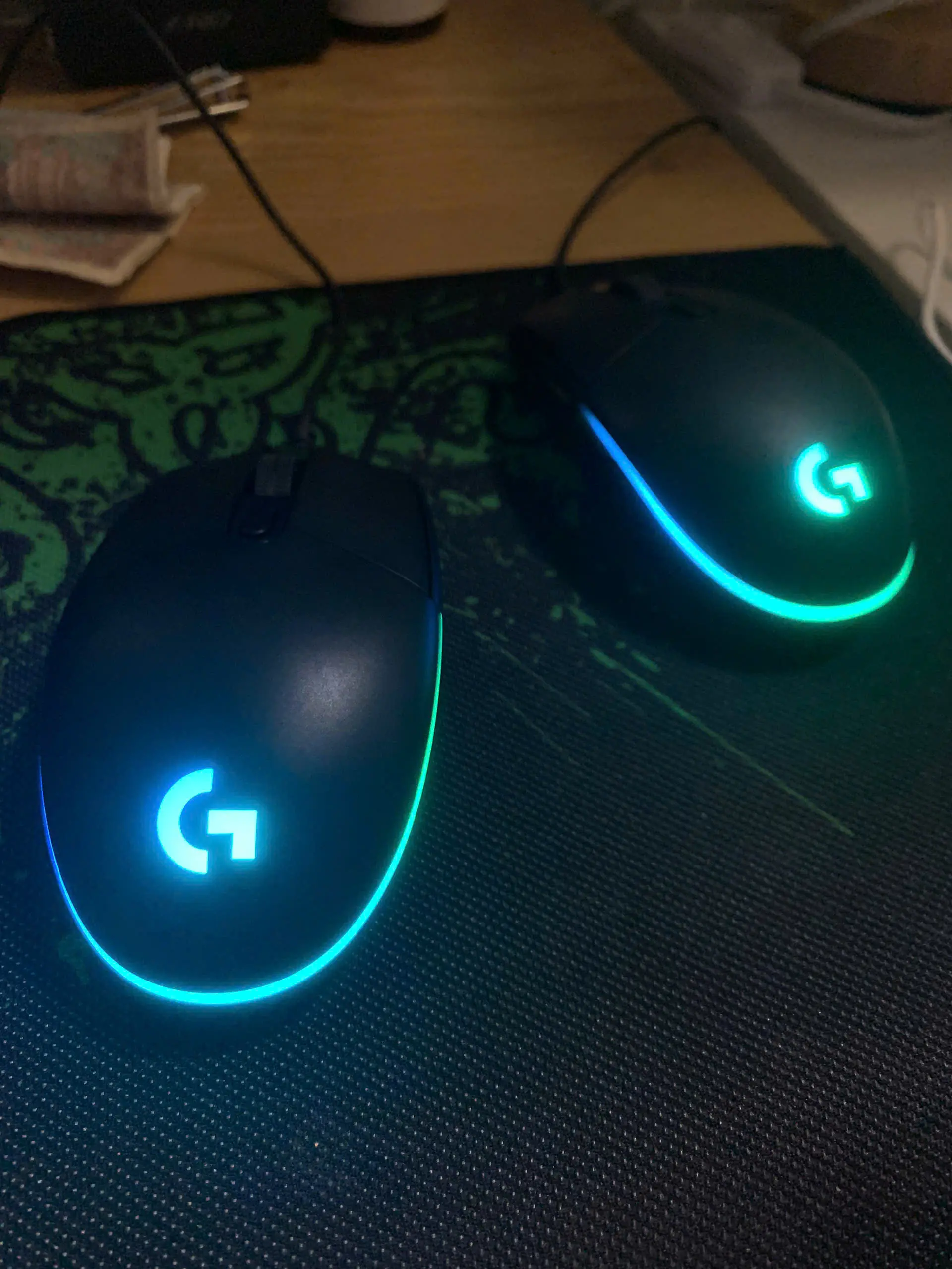 Khách hàng review Chuột Có dây Gaming Logitech G102 Gen2 Lightsync 1