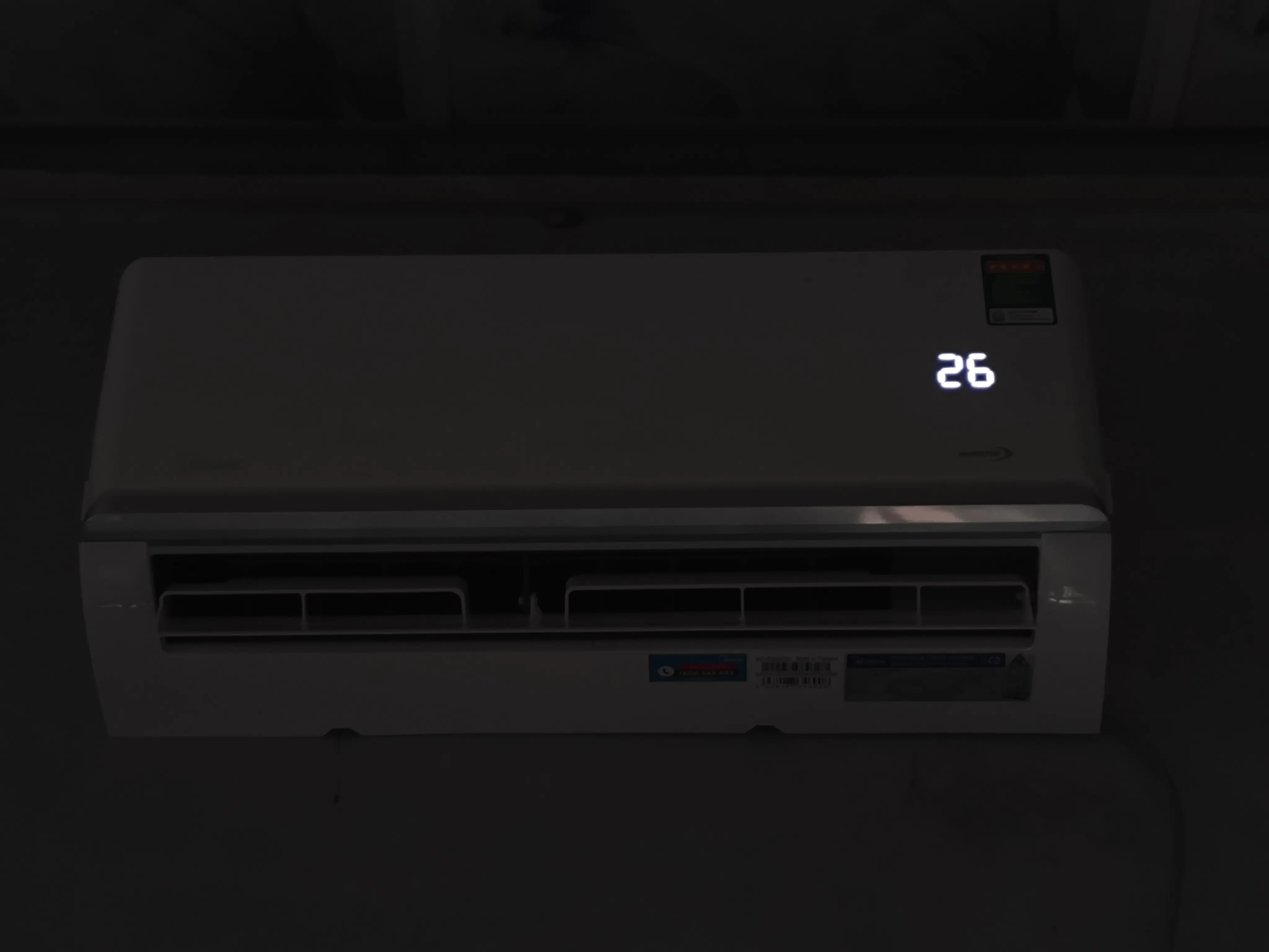 Khách hàng review Máy lạnh Midea Inverter 1 HP MSAGA-10CRDN8 3