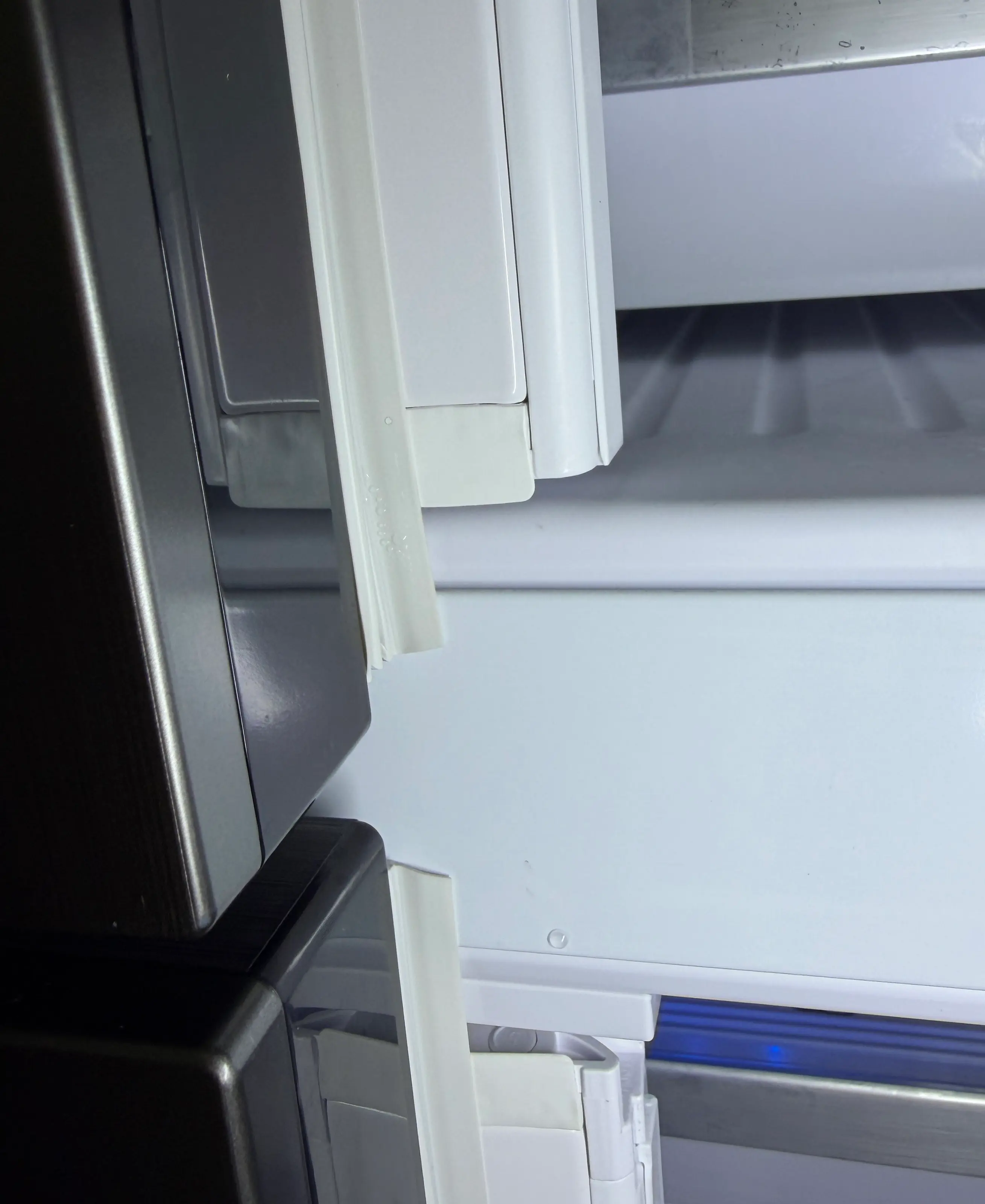 Khách hàng review Tủ lạnh Panasonic Inverter 550 lít Multi Door NR-DZ601VGKV 2