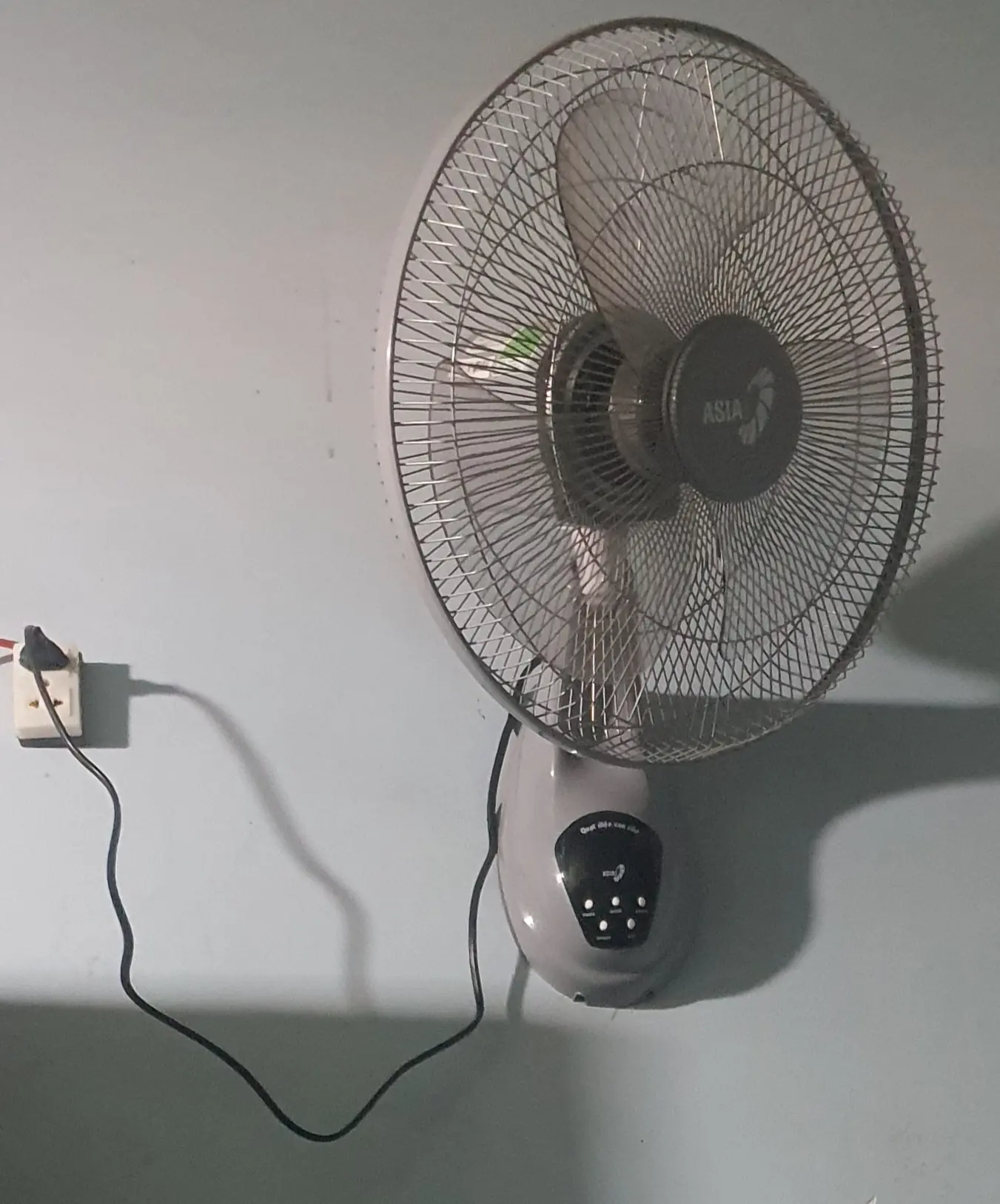 Khách hàng review Quạt treo tường Asia 3 cánh VY377990 55W 1