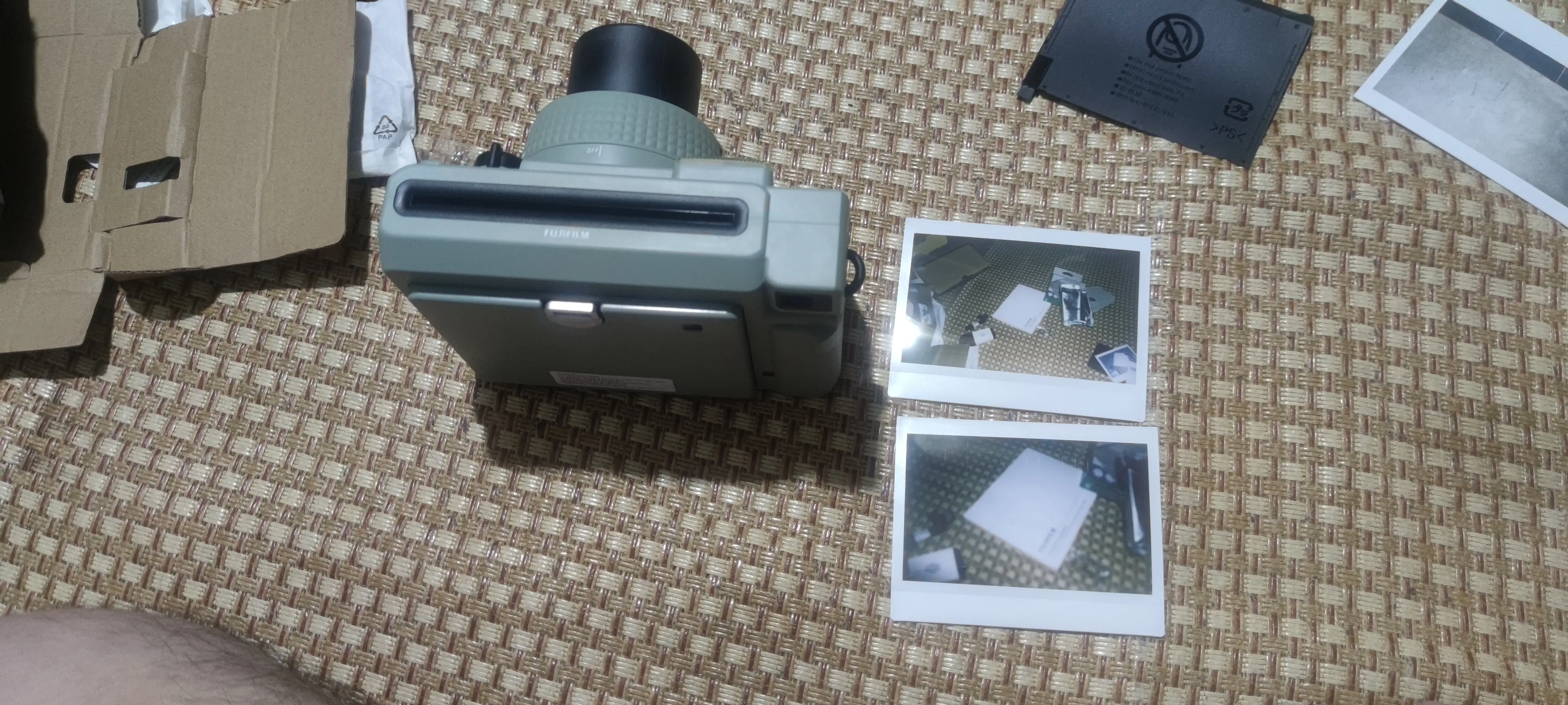 Khách hàng review Phim chụp ảnh lấy liền Fujifilm Instax Wide 10/PK 1