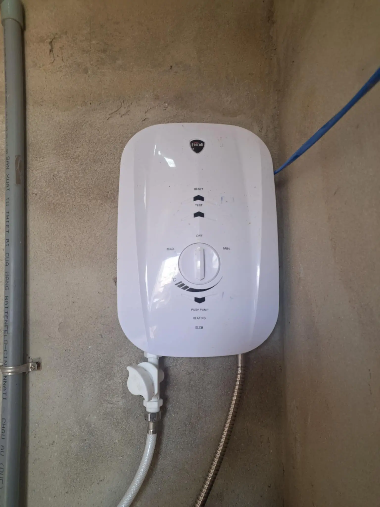 Khách hàng review Máy nước nóng trực tiếp Ferroli 4500W MIDO-MSP 4.5S 1