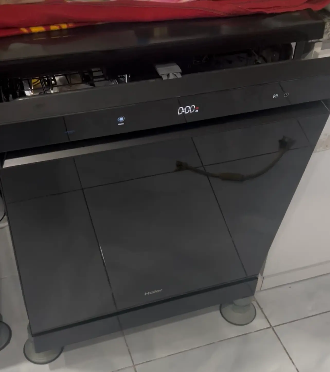 Khách hàng review Máy rửa chén độc lập Haier HDWA18-686BK5VN 2