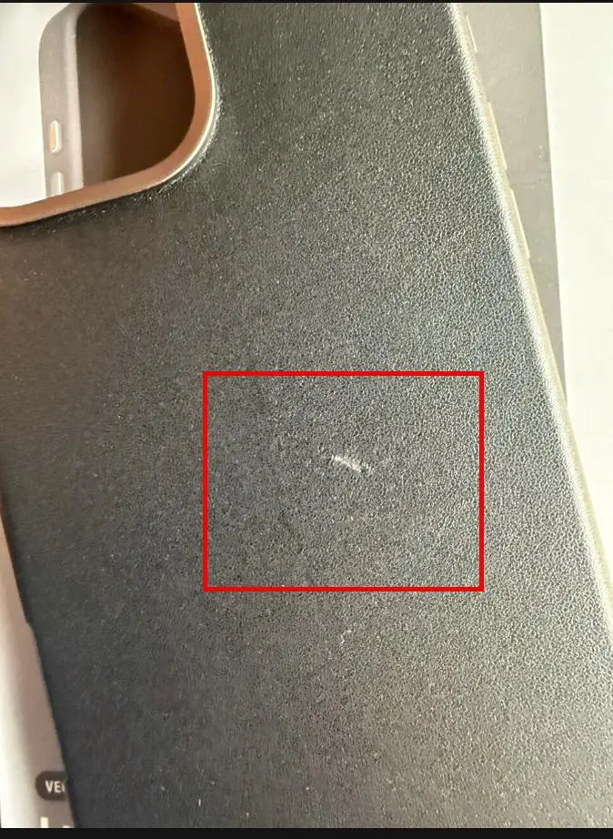 Khách hàng review Ốp lưng MagSafe iPhone 16 Pro Max Da PU Alu UNIQ MAGCLICK MAGCLICK CHARGING LYDEN 1