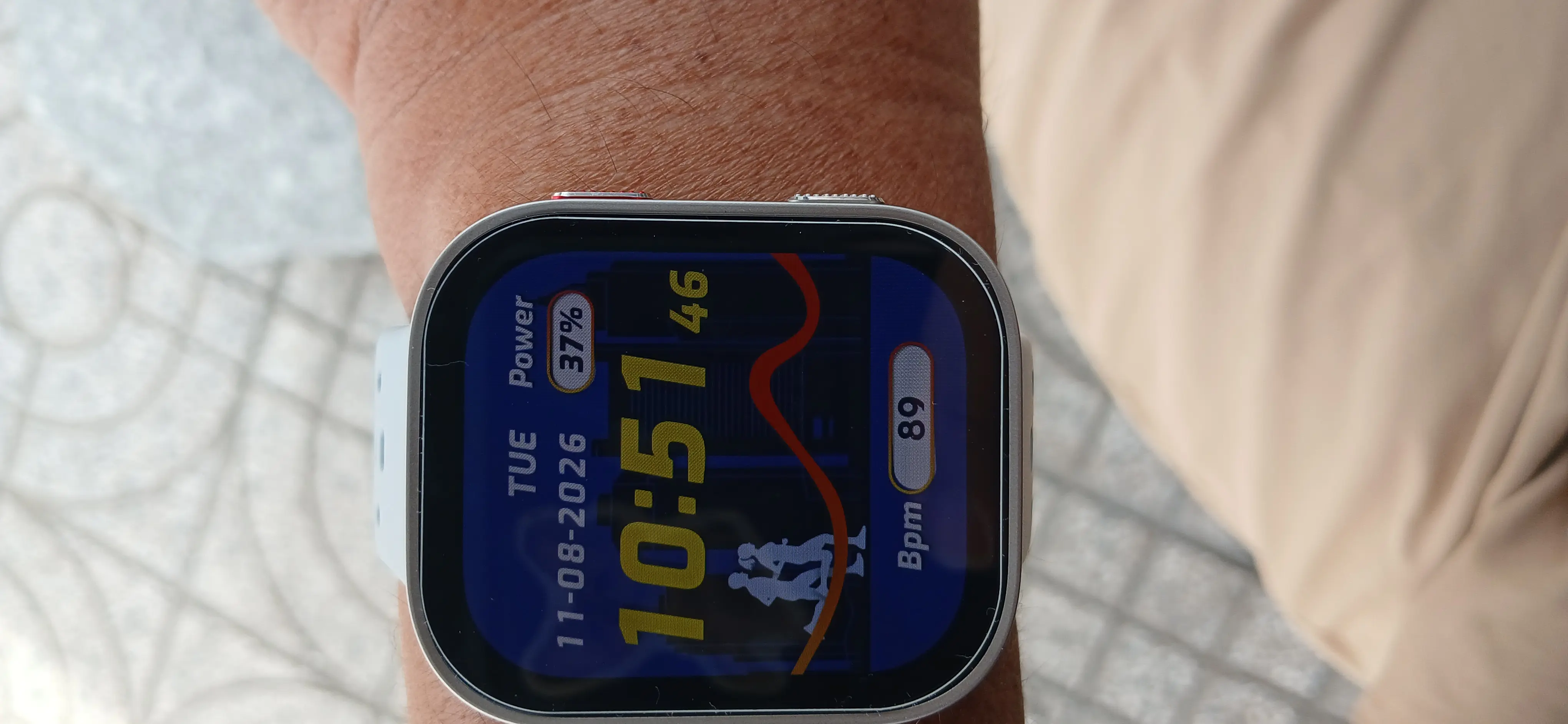 Khách hàng review Amazfit Bip Max 49.5mm dây silicone 1