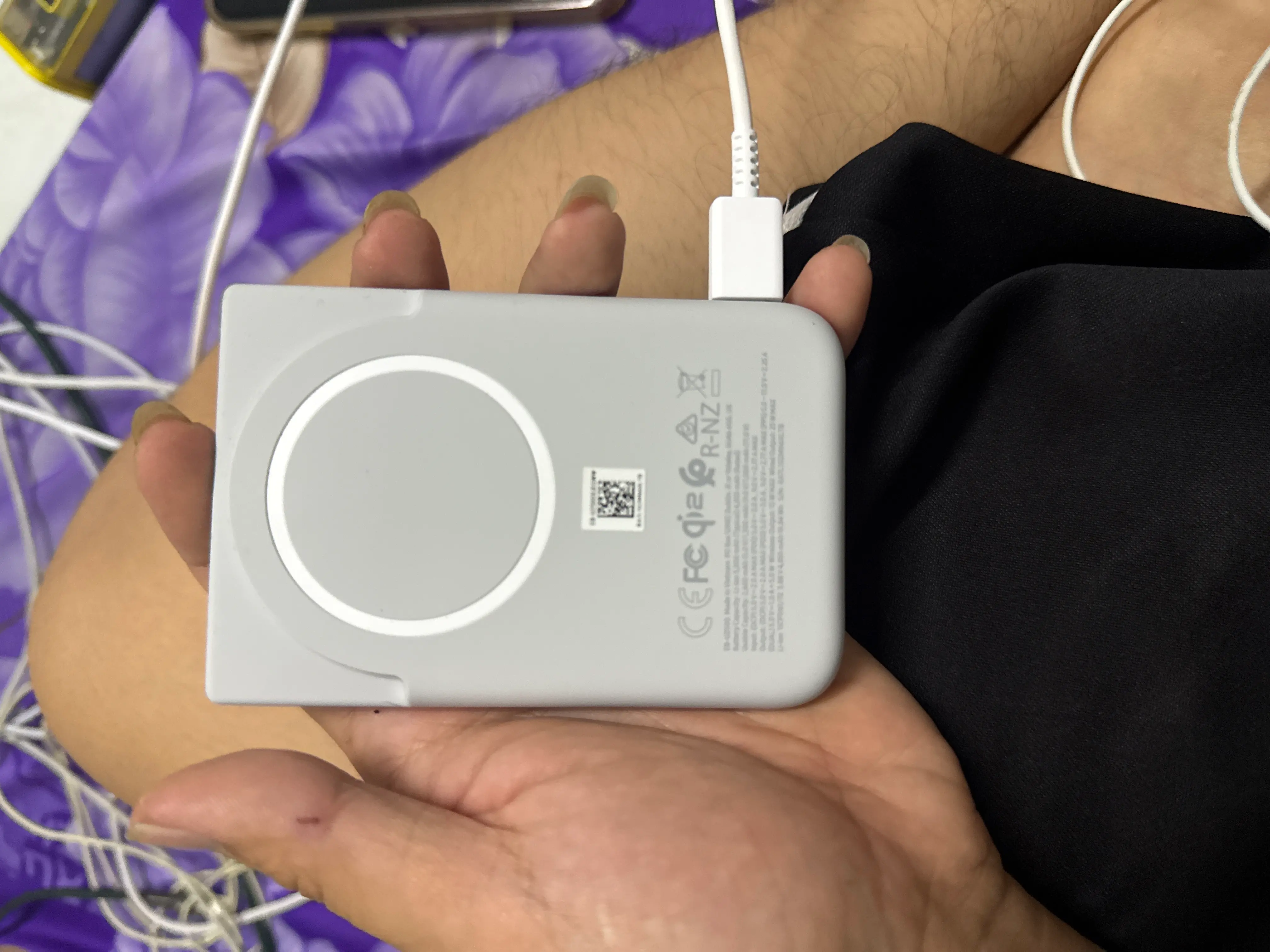 Khách hàng review Pin sạc dự phòng 5000mAh Không dây Magnetic Qi2.2 Type C PD 25W Samsung EB-U2500X kèm Cáp Type C 1