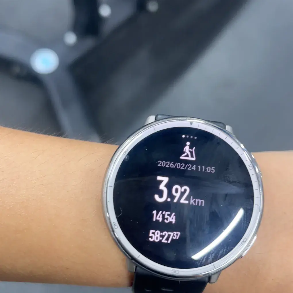Khách hàng review Amazfit Active 2 43.9mm dây silicone 2