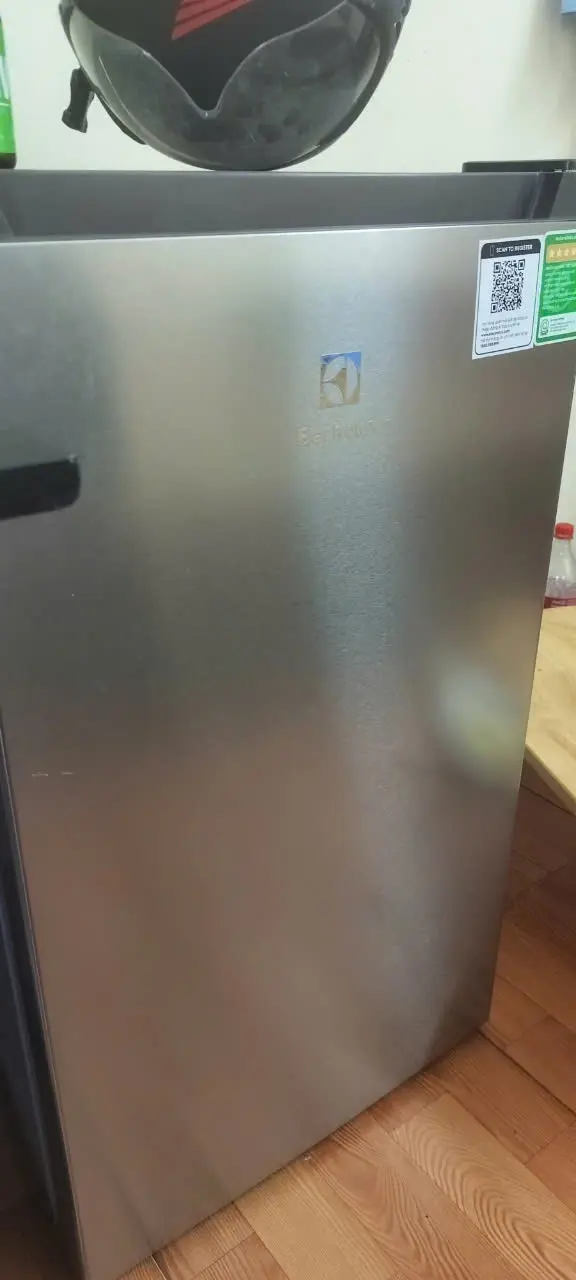 Khách hàng review Tủ lạnh Electrolux 94 lít EUM0930AD-VN 2