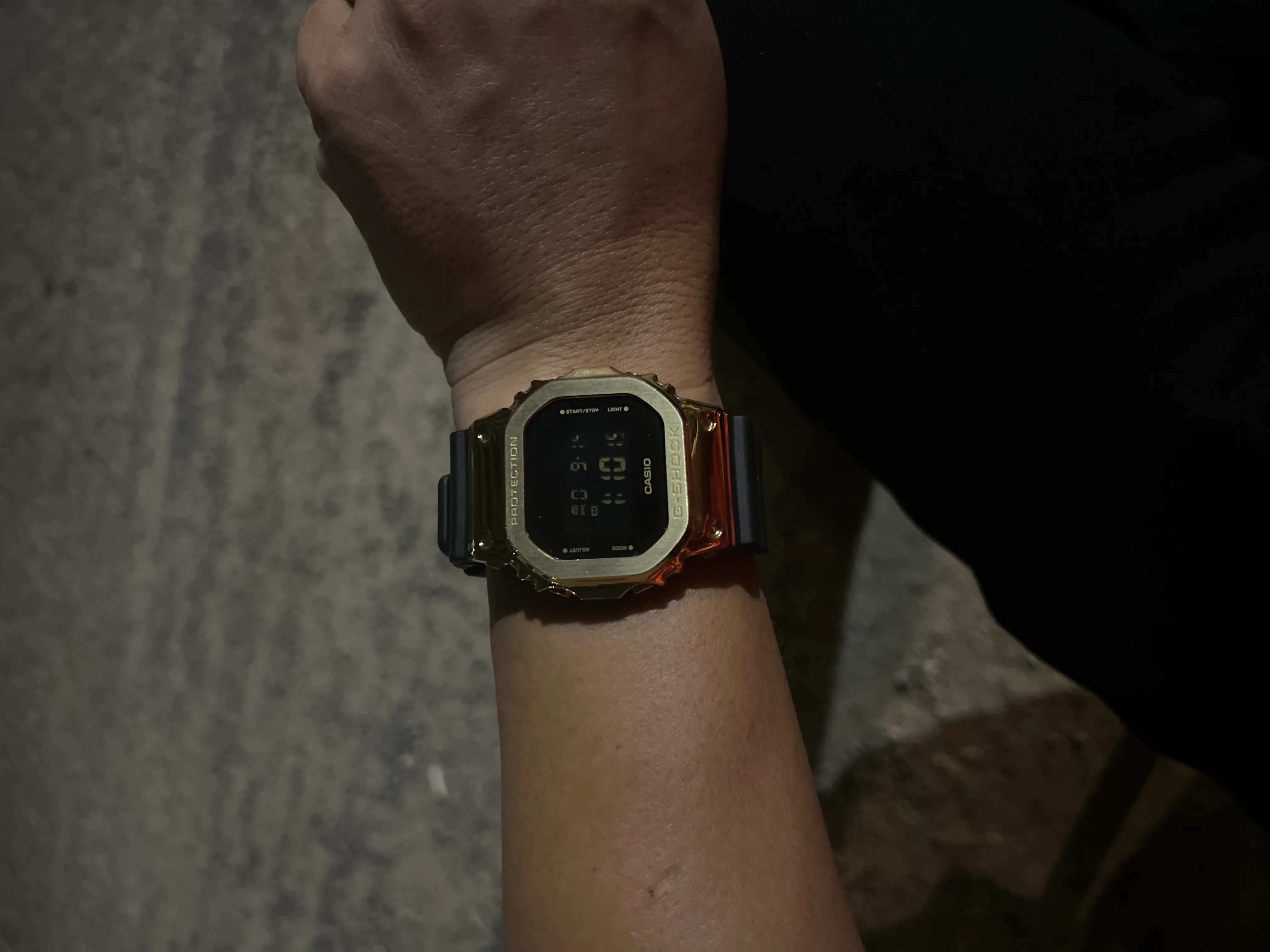 Khách hàng review Đồng hồ G-SHOCK 5600 43.2 mm Nam GM-5600G-9DR 1