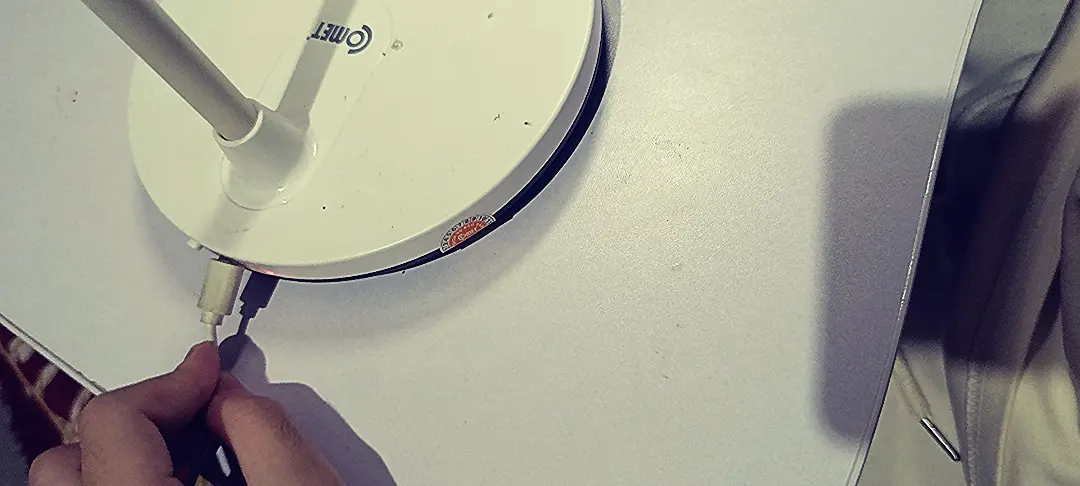 Khách hàng review Đèn bàn sạc Comet CT175 1