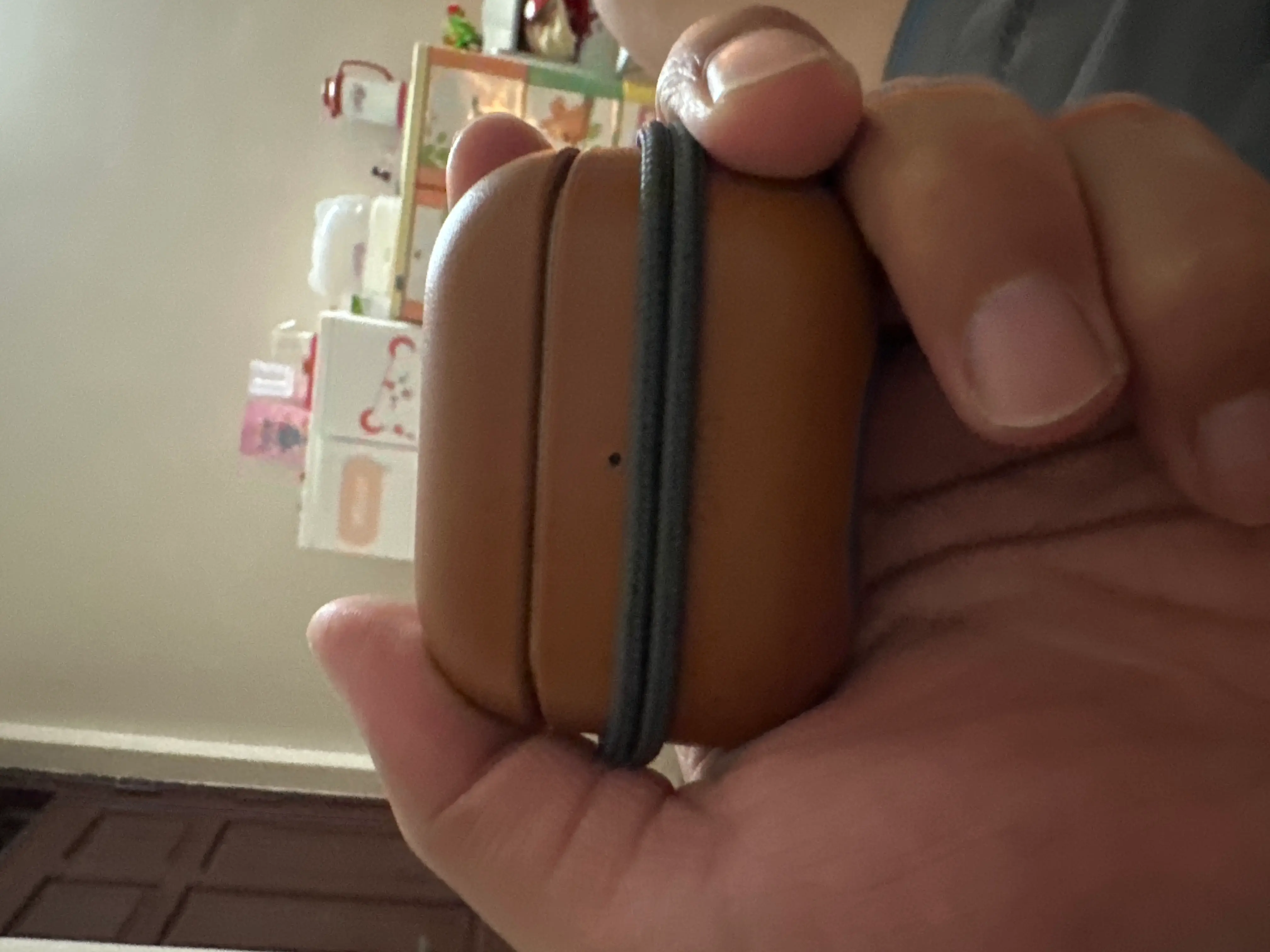Khách hàng review Tai nghe Bluetooth AirPods Pro Gen 2 MagSafe Charge (USB-C) Apple MTJV3 1