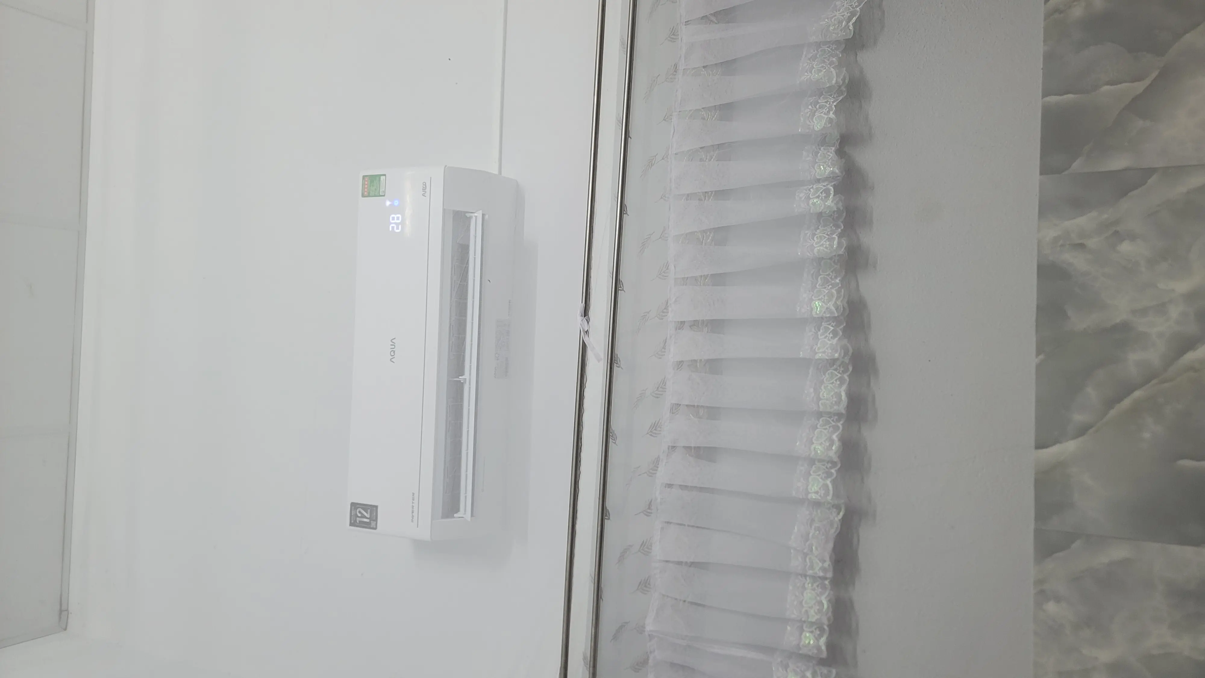 Khách hàng review Máy lạnh AQUA Inverter 1.5 HP AQA-RV13QA5 1