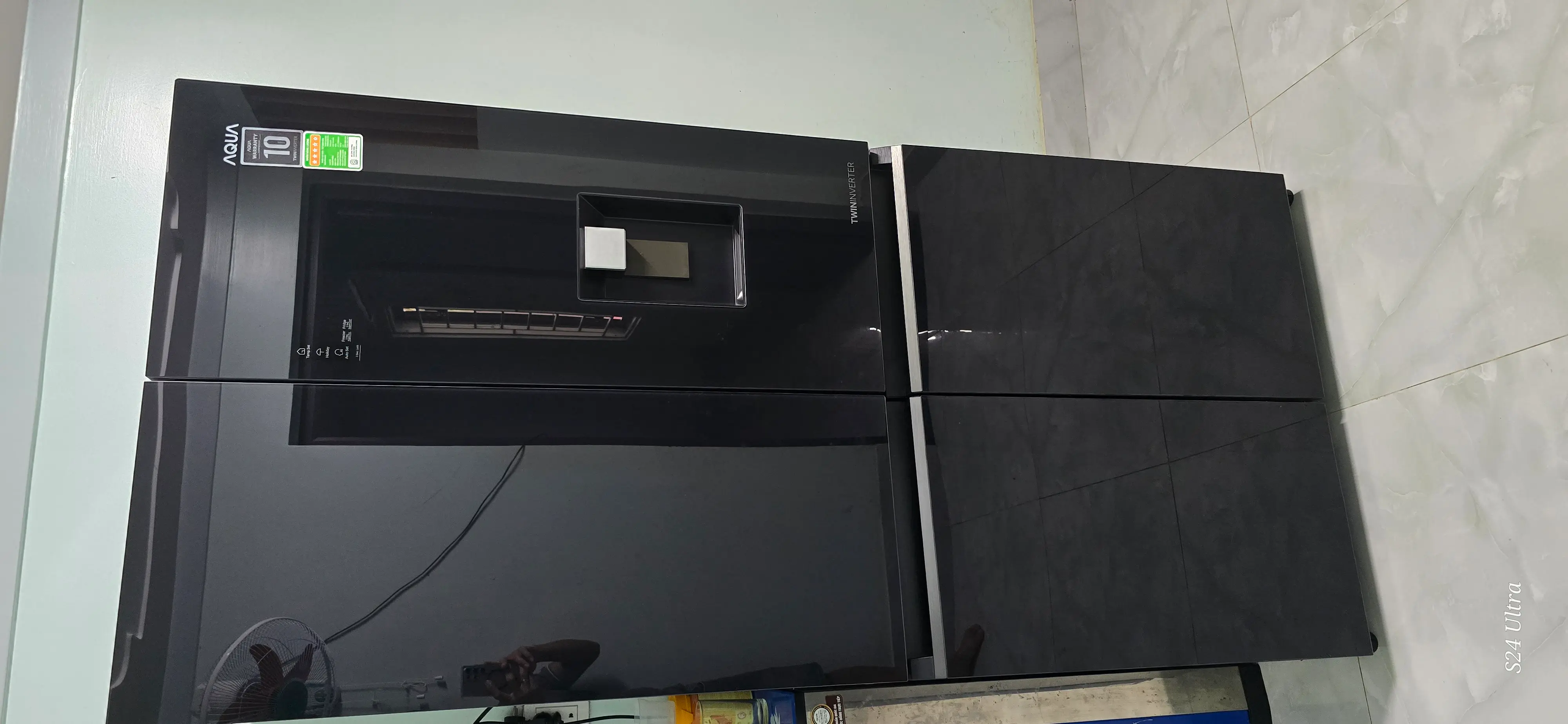 Khách hàng review Tủ lạnh Aqua Inverter 469 lít Multi Door AQR-M536XA(WGB) 1