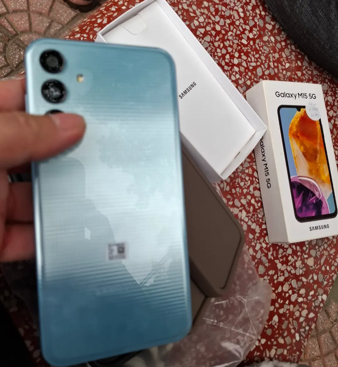 Khách hàng review Điện thoại Samsung Galaxy M15 5G 6GB/128GB 1