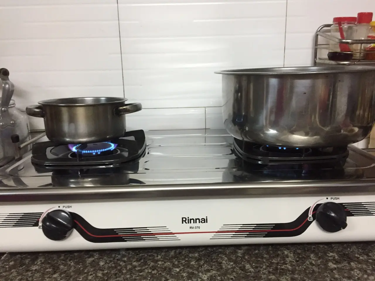 Khách hàng review Bếp gas đôi Rinnai RV-370(SM)N 2