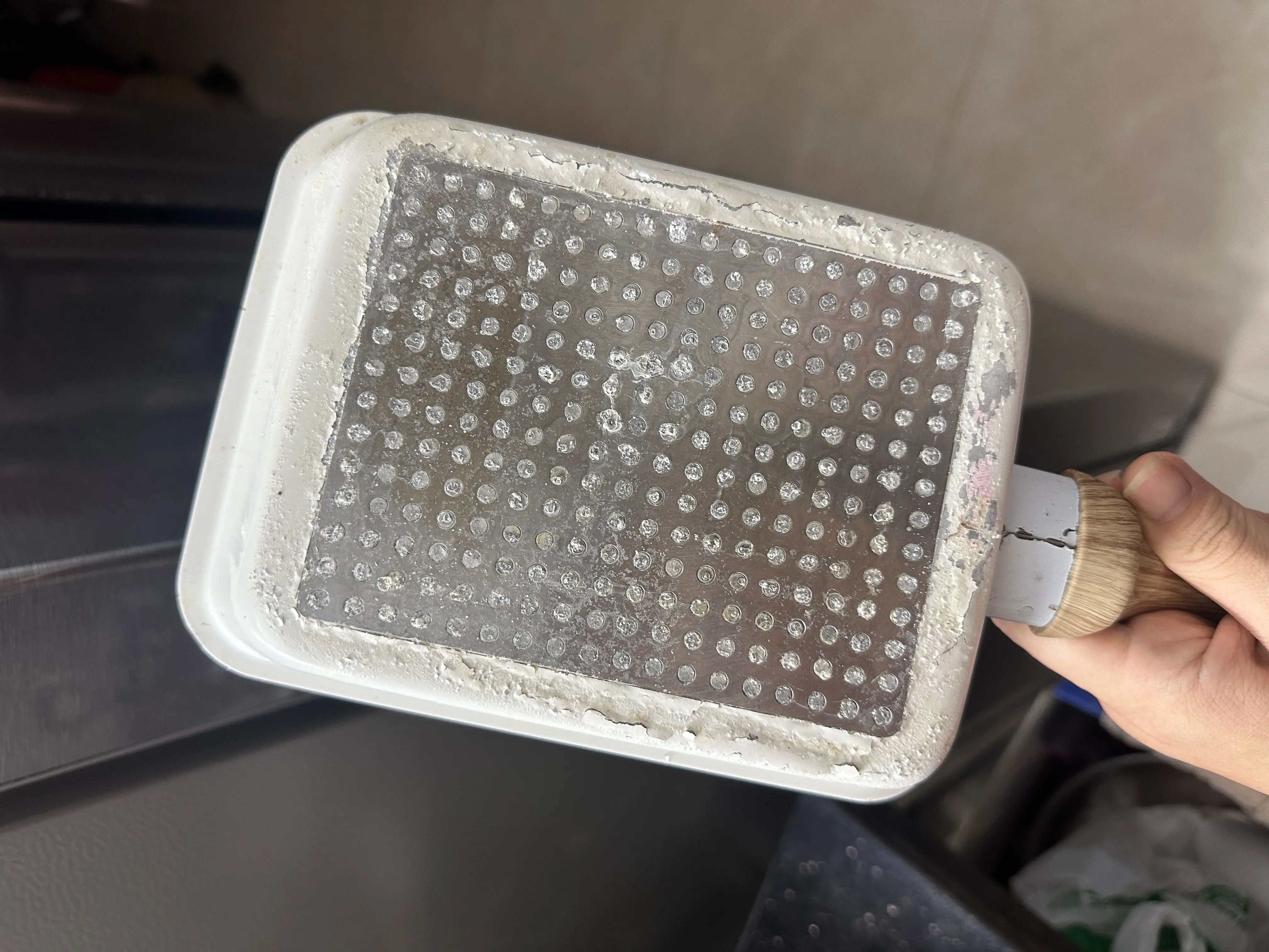 Khách hàng review Chảo nhôm chống dính vân đá đáy từ 18 cm Sunhouse SHM18V 1