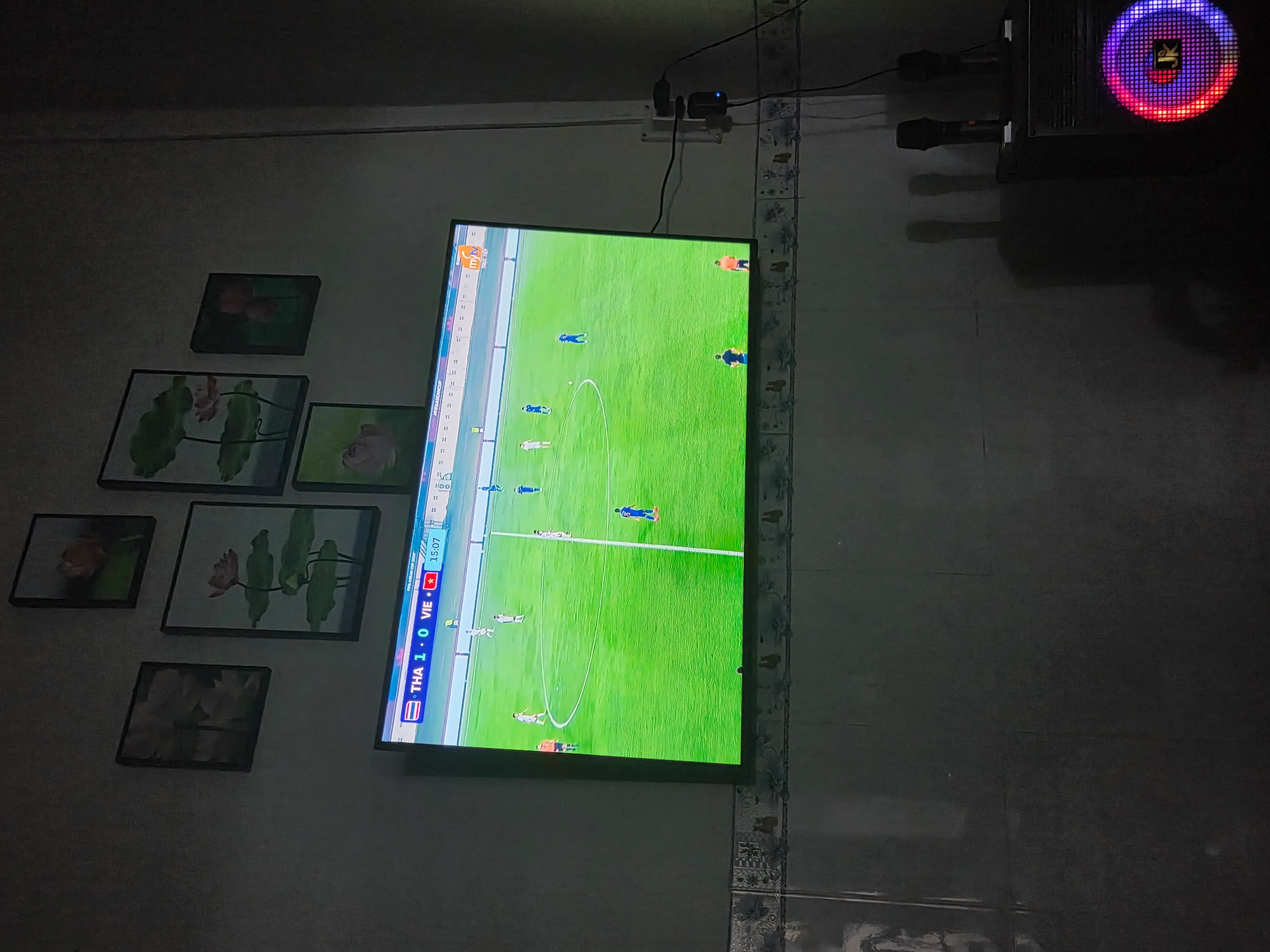 Khách hàng review Smart Tivi Crystal UHD Samsung 4K 43 inch UA43CU8000 1