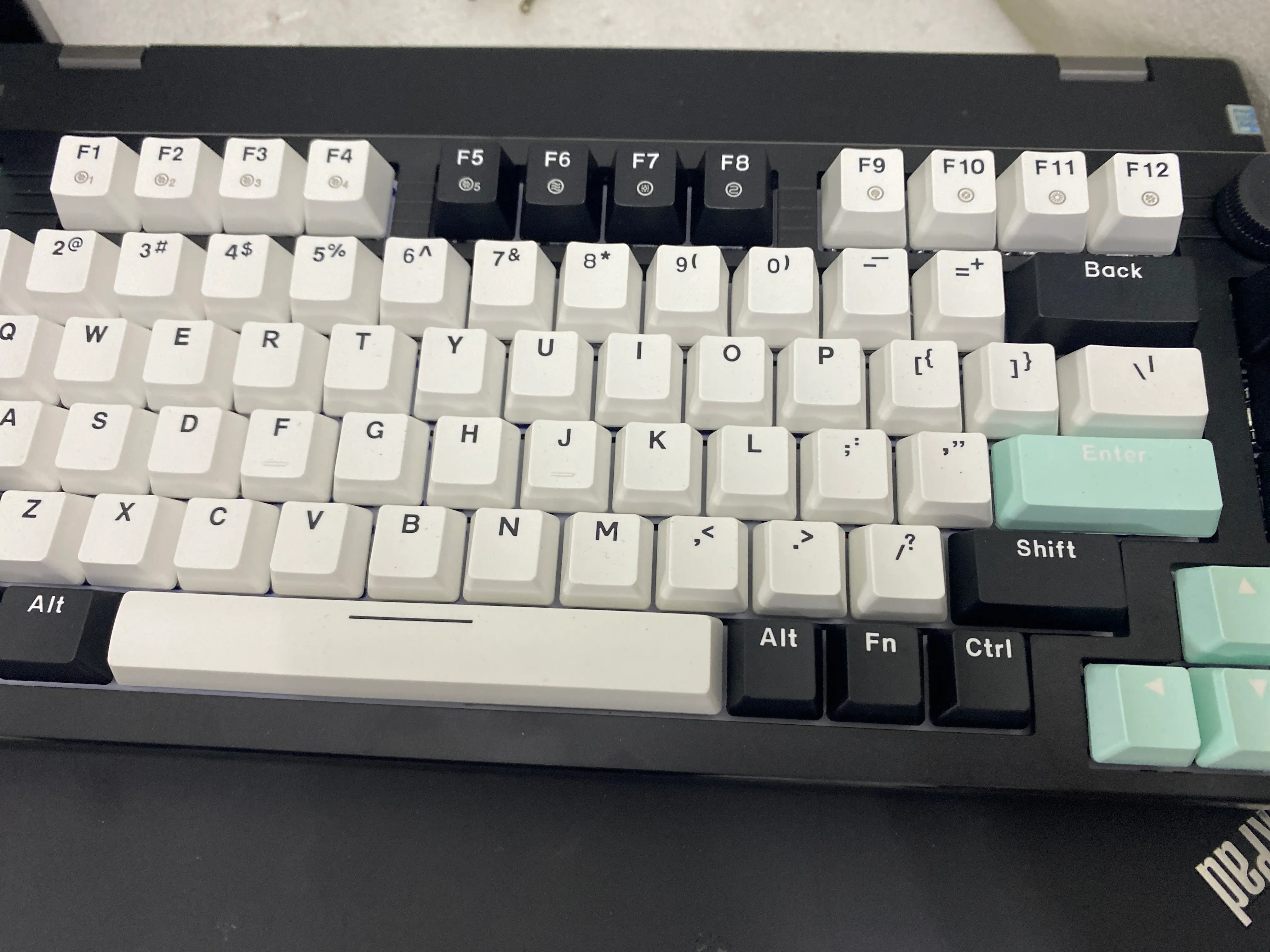 Khách hàng review Bàn Phím Cơ Có Dây DareU EK75 1