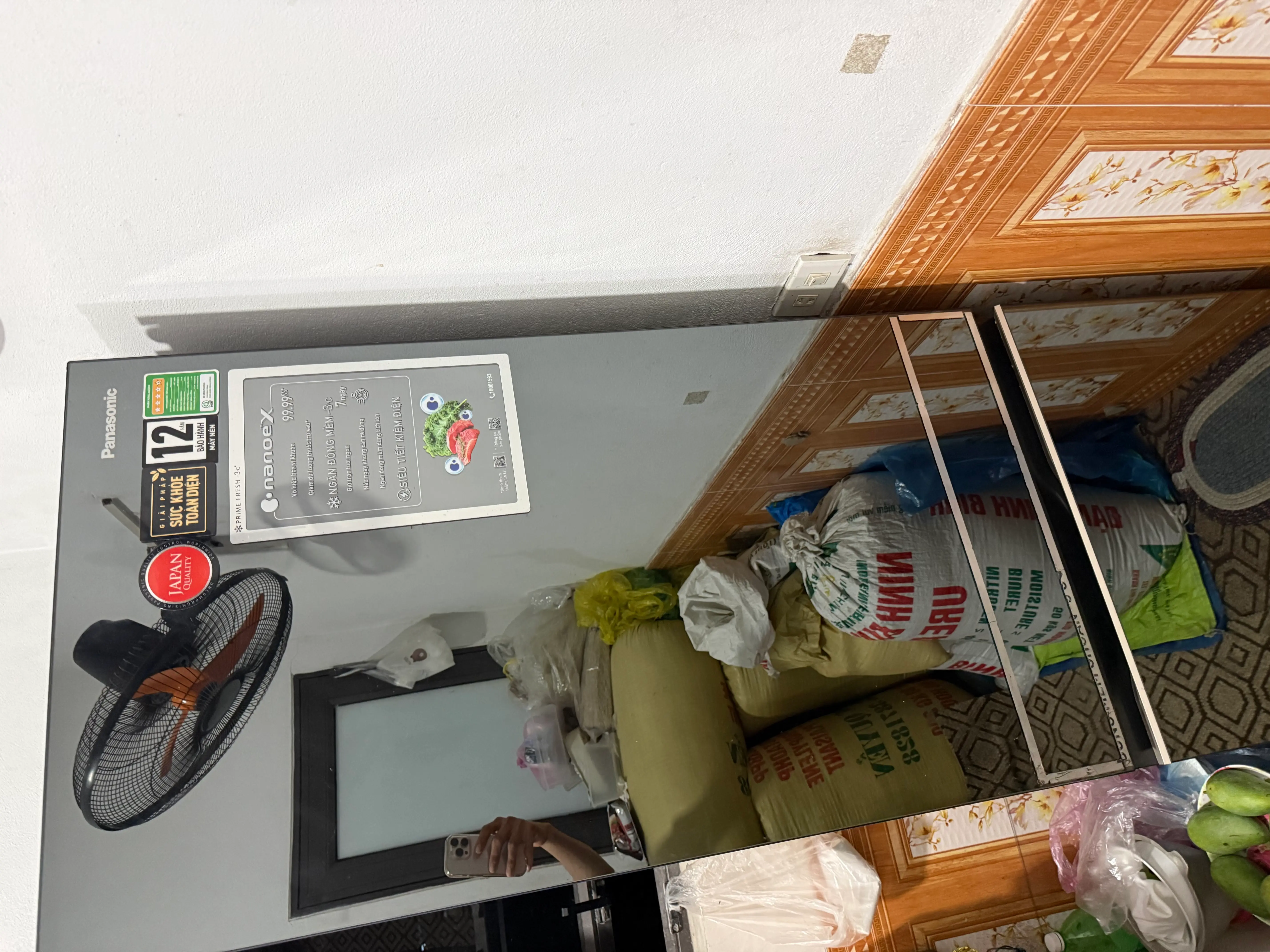 Khách hàng review Tủ lạnh Panasonic Inverter 325 lít NR-BC361VGMV 5