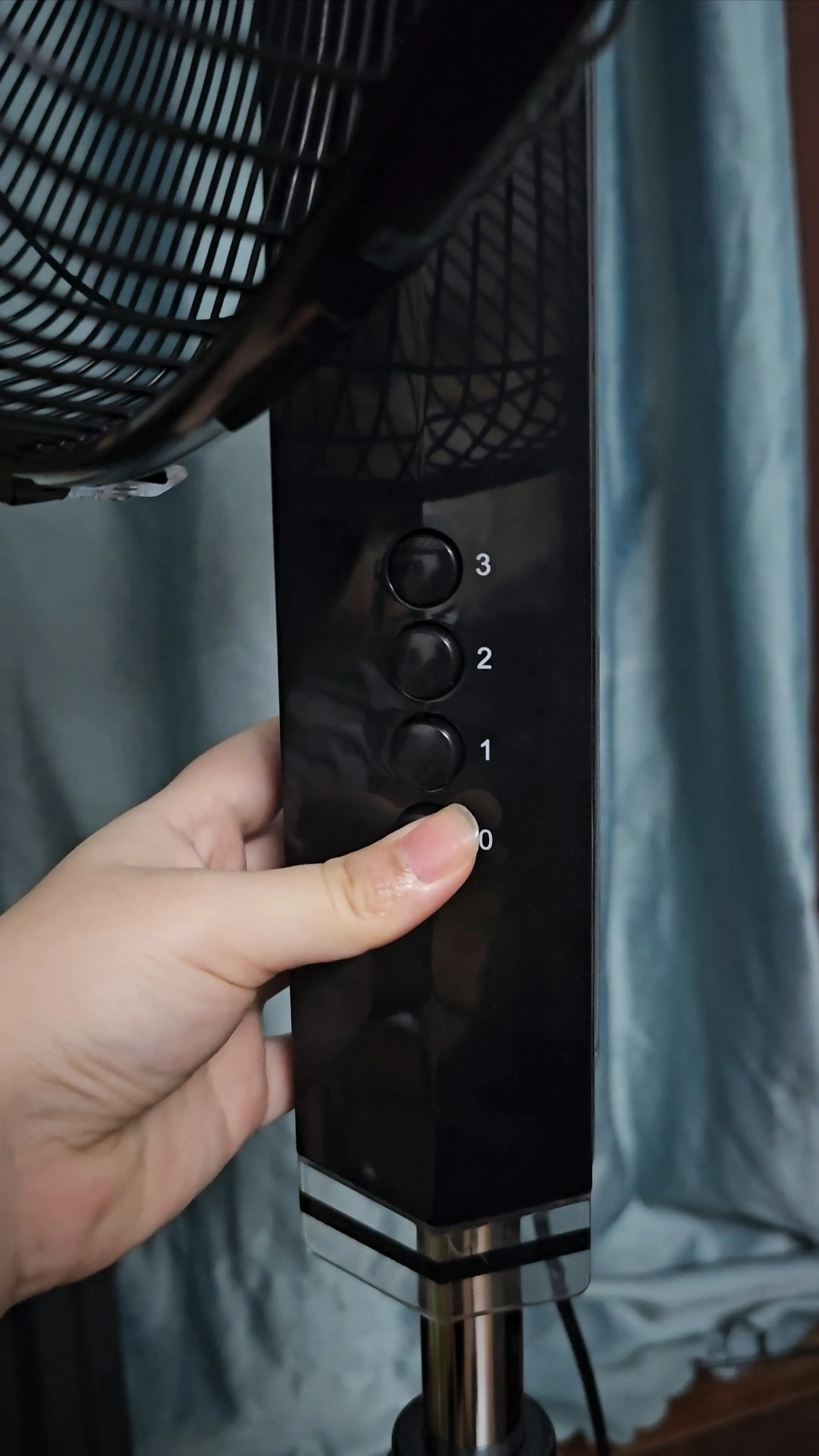 hách hàng review Quạt đứng Midea FS40-10NAVN(K) 55W 6