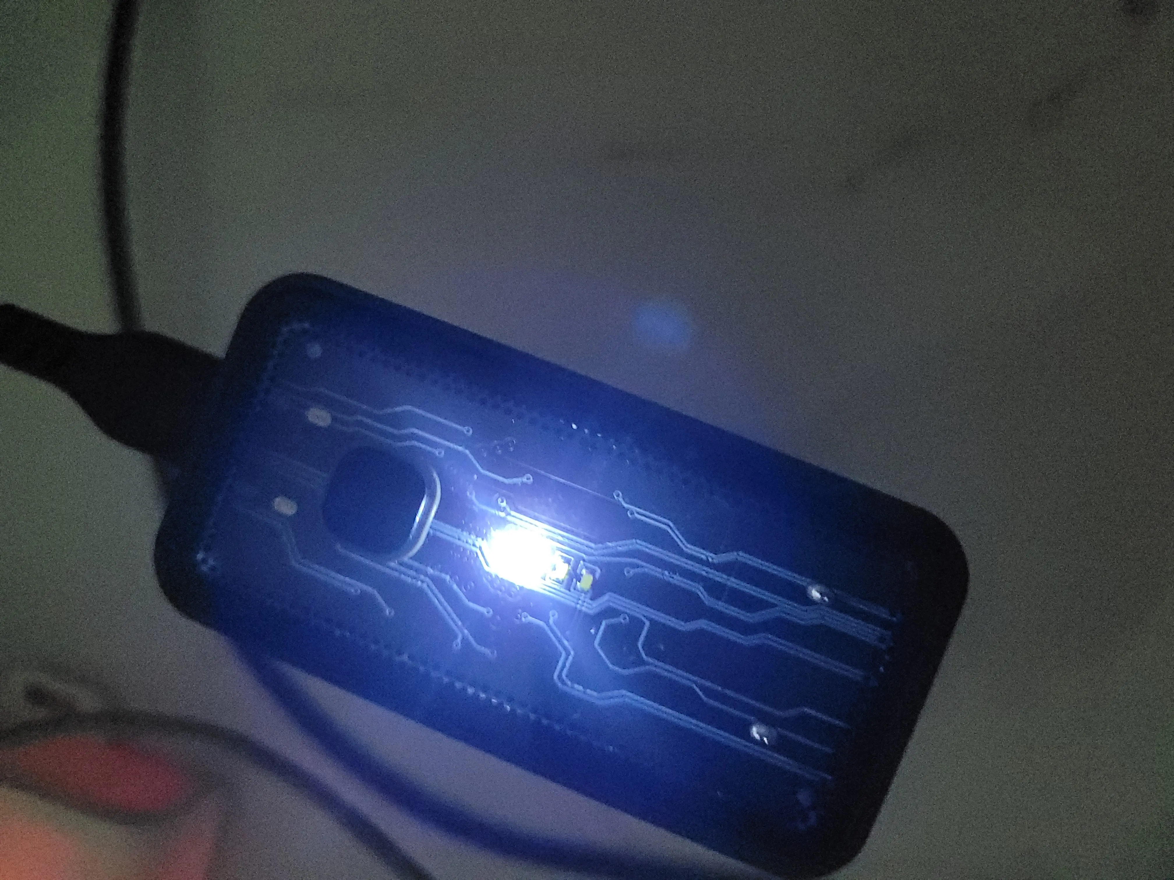 Khách hàng review Pin sạc dự phòng Polymer 20000mAh Type C PD QC3.0 20W Xmobile DS223B 4