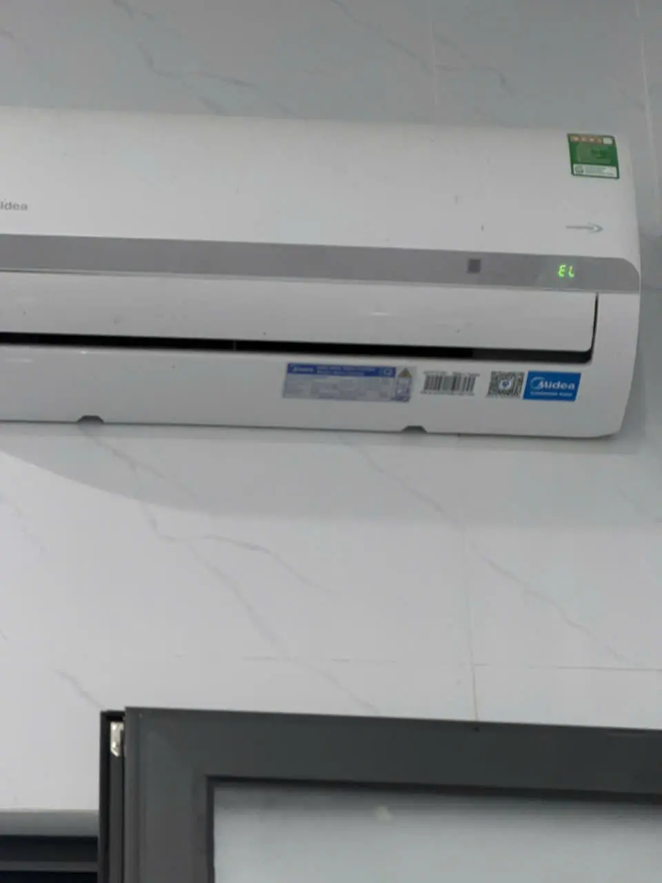 Khách hàng review Máy lạnh Midea Inverter 1 HP MAFA-09CDN8 1