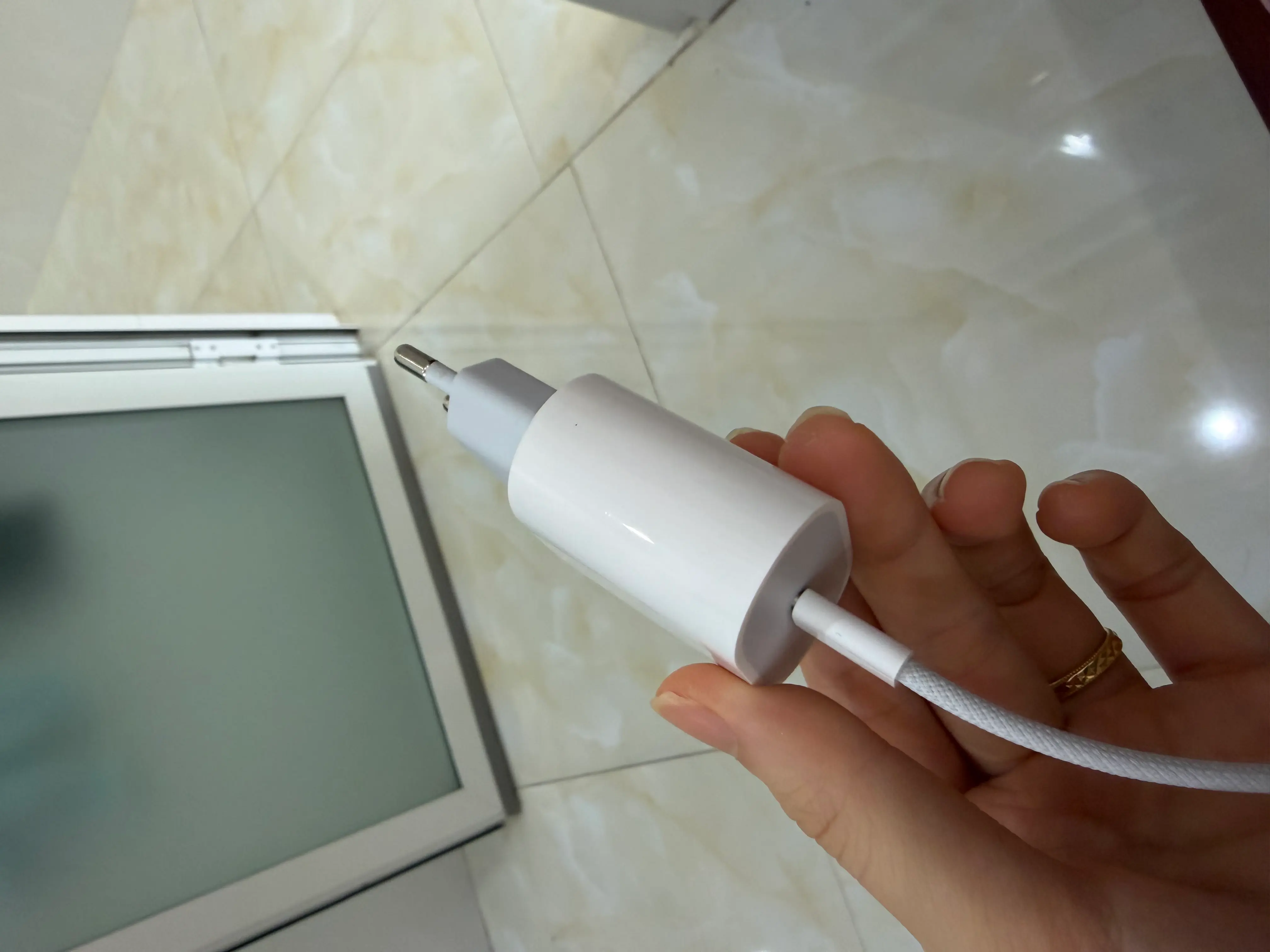 Khách hàng review Sạc nhanh Type-C PD 20W Apple 5