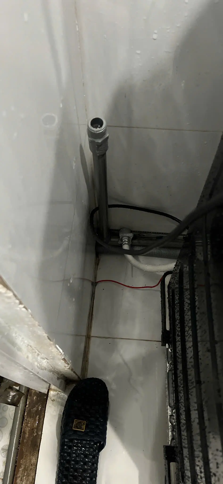 Khách hàng review Máy giặt Aqua Inverter 8.5 kg AQD-A852J BK 5