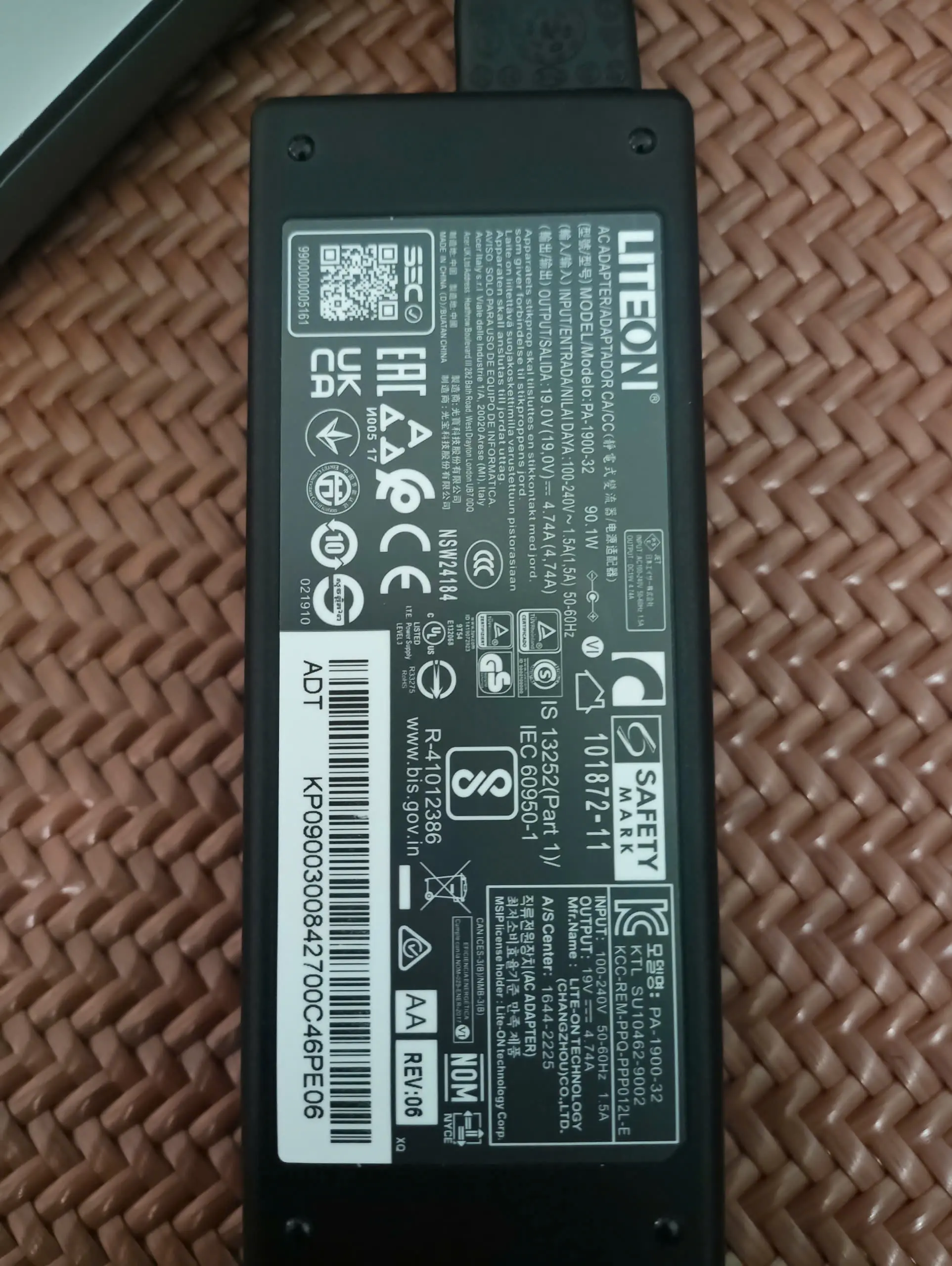 Khách hàng review Laptop Acer Aspire 7 A715 76 53PJ - NH.QGESV.007 (i5 12450H, 16GB, 512GB, Full HD, Win11) 1