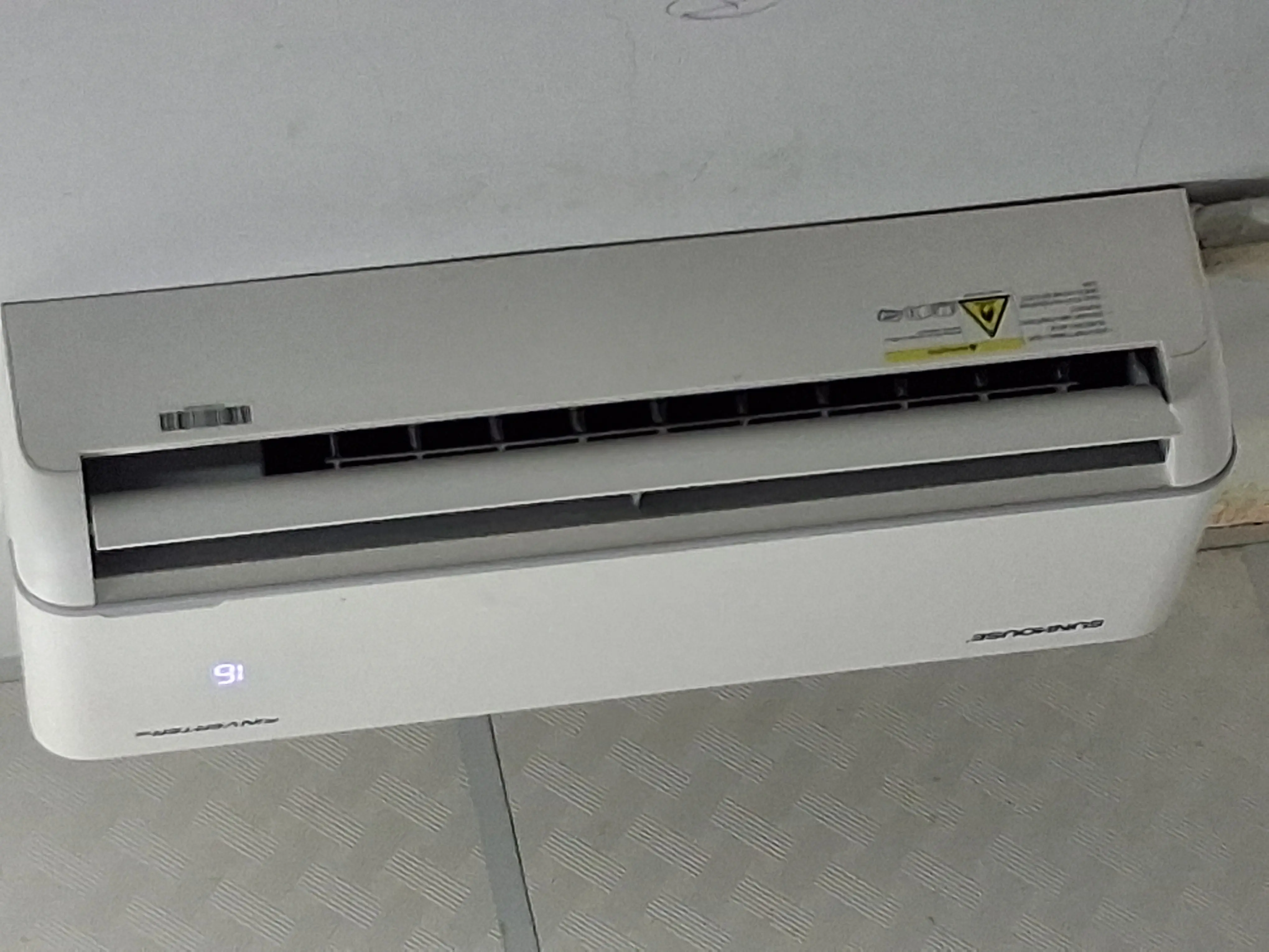 Khách hàng review Máy lạnh Sunhouse Inverter 1 HP SHR-AW09IC650 5
