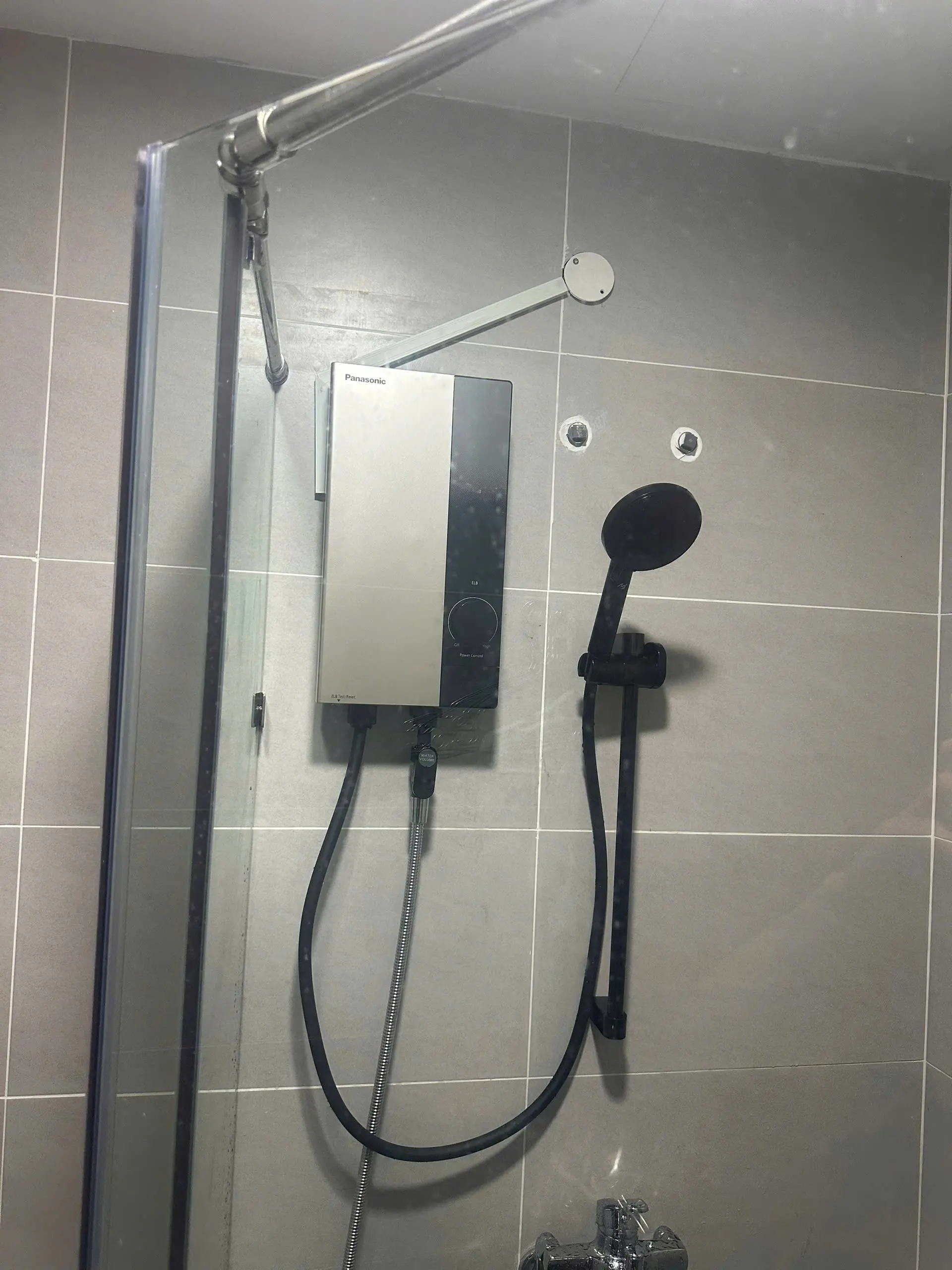 Khách hàng review Máy nước nóng trực tiếp Panasonic 4500W DH-4US1VS 3