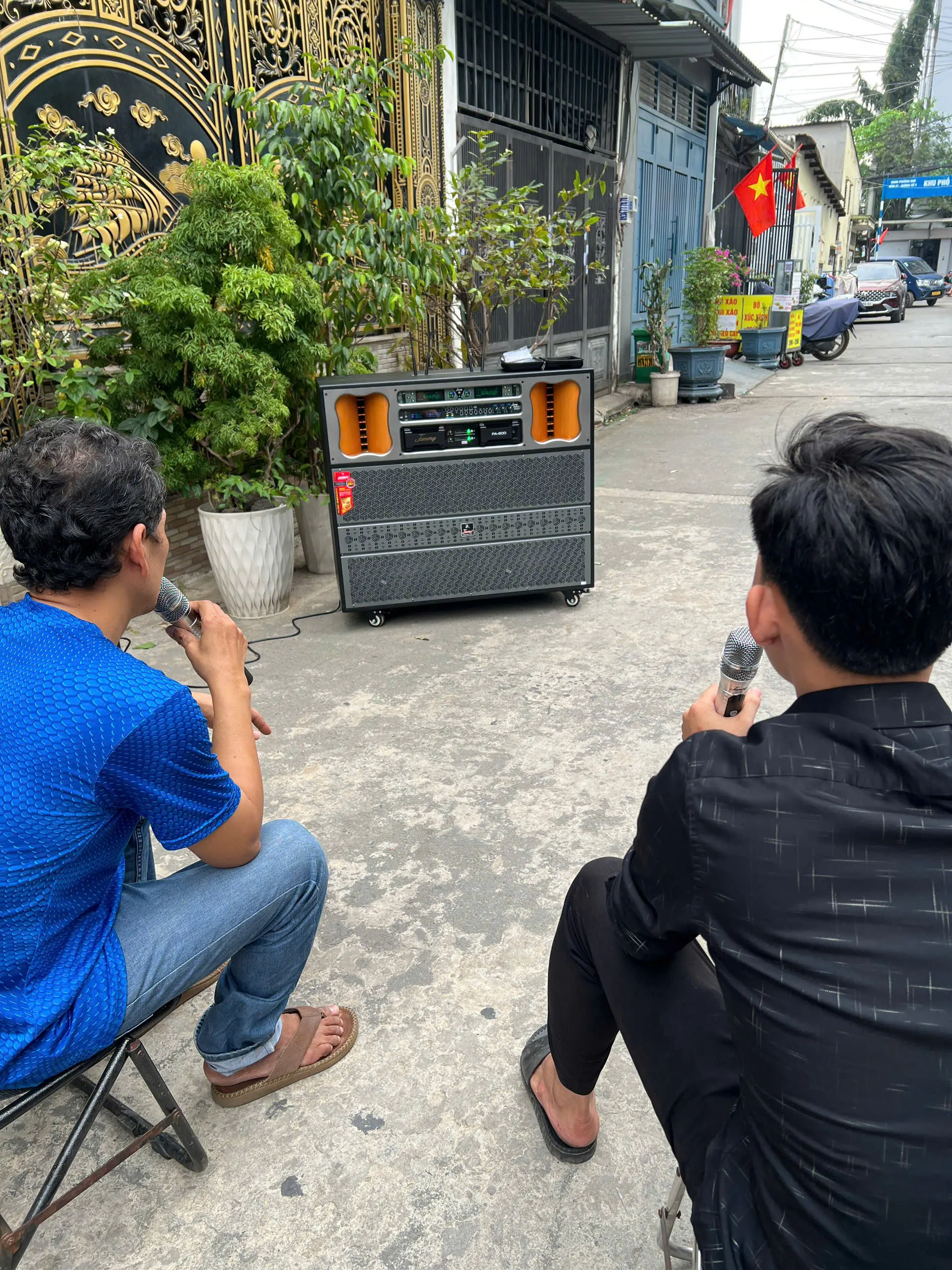 Khách hàng review Loa kéo điện karaoke Jammy N6868K Pro 4200W 12