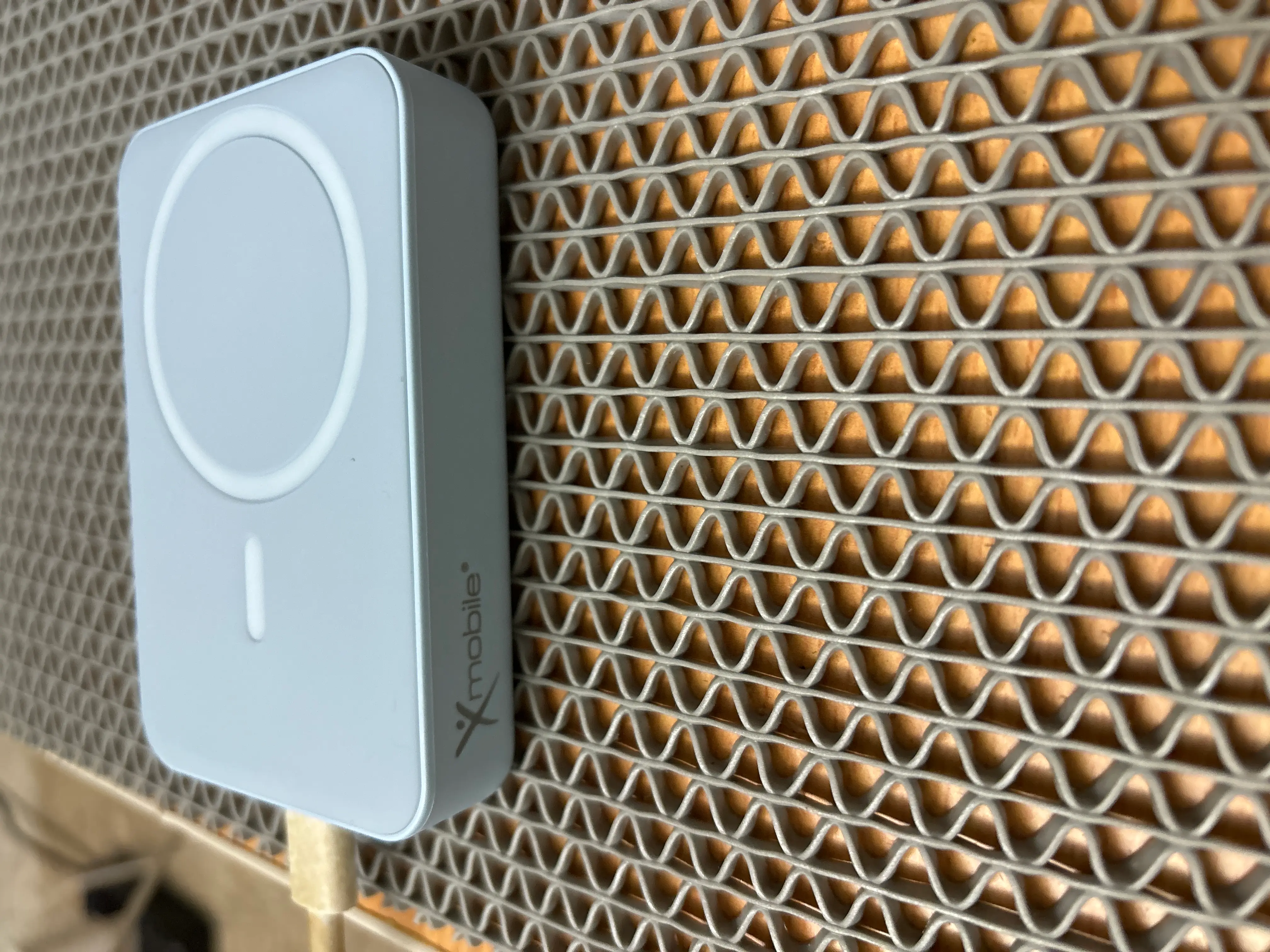Khách hàng review Pin sạc dự phòng Polymer 10000mAh không dây Magnetic Type C PD 20W Xmobile T156 1