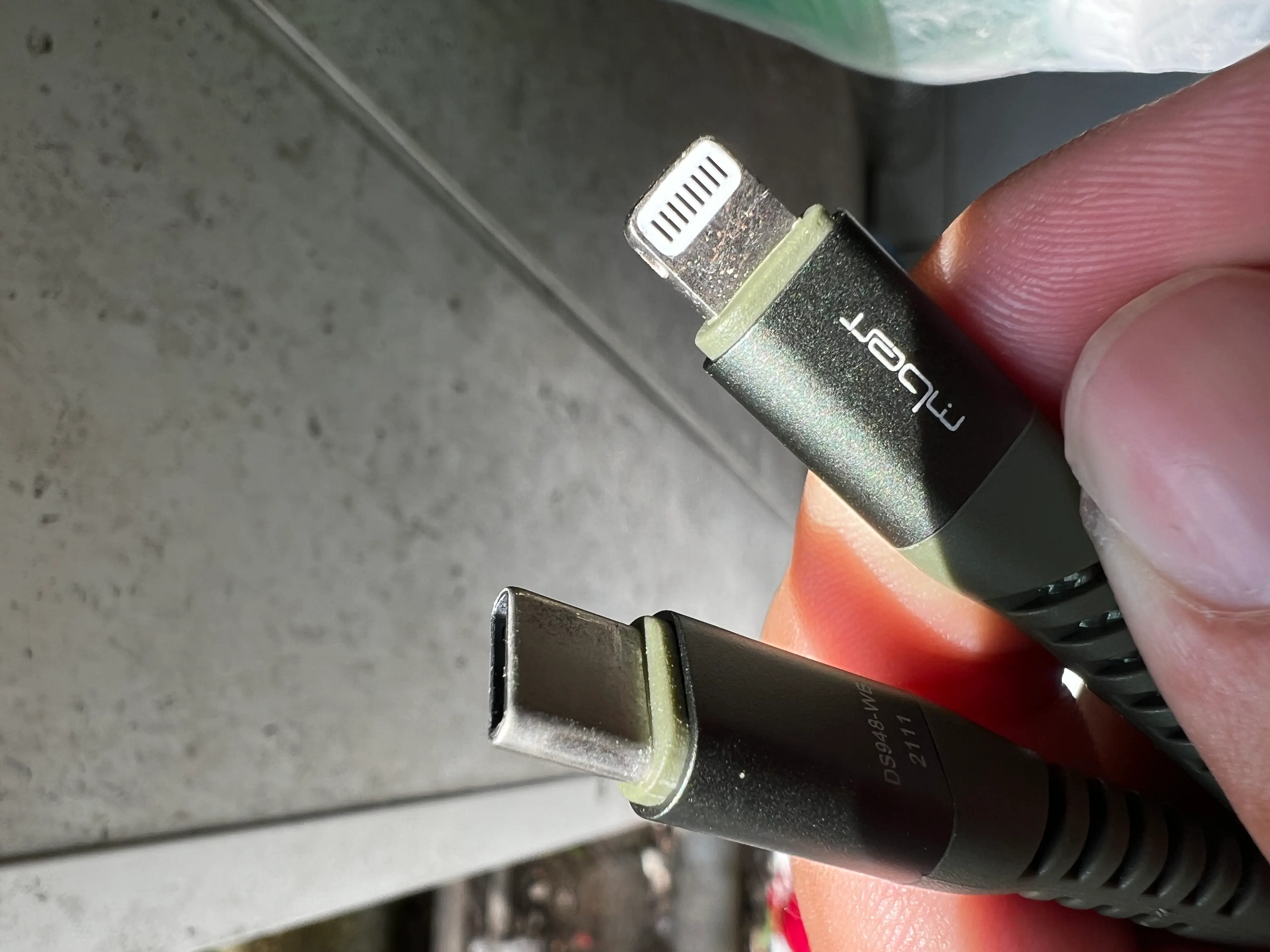 Khách hàng review Cáp Type C - Lightning MFI 2m Mbest DS948-WB 1