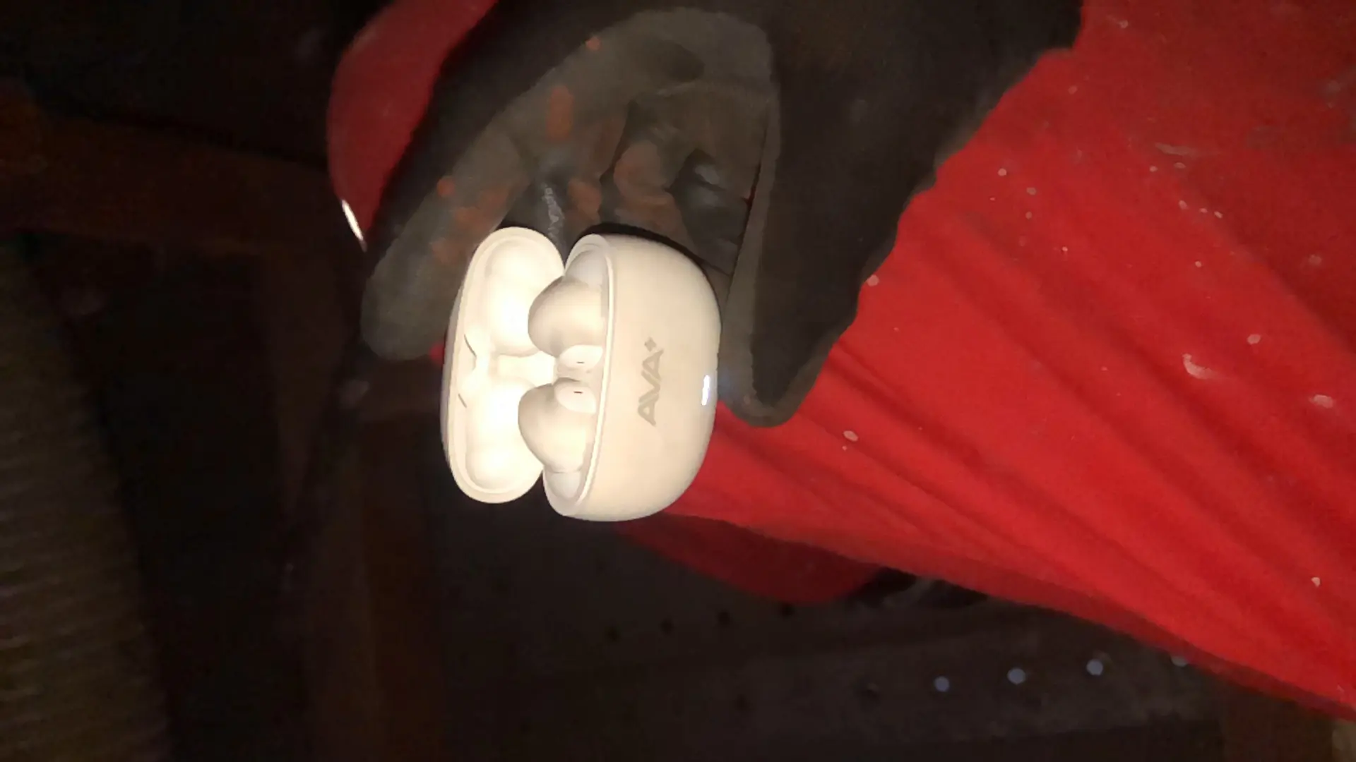 Khách hàng review Tai nghe Bluetooth True Wireless AVA  FreeGo W26 5