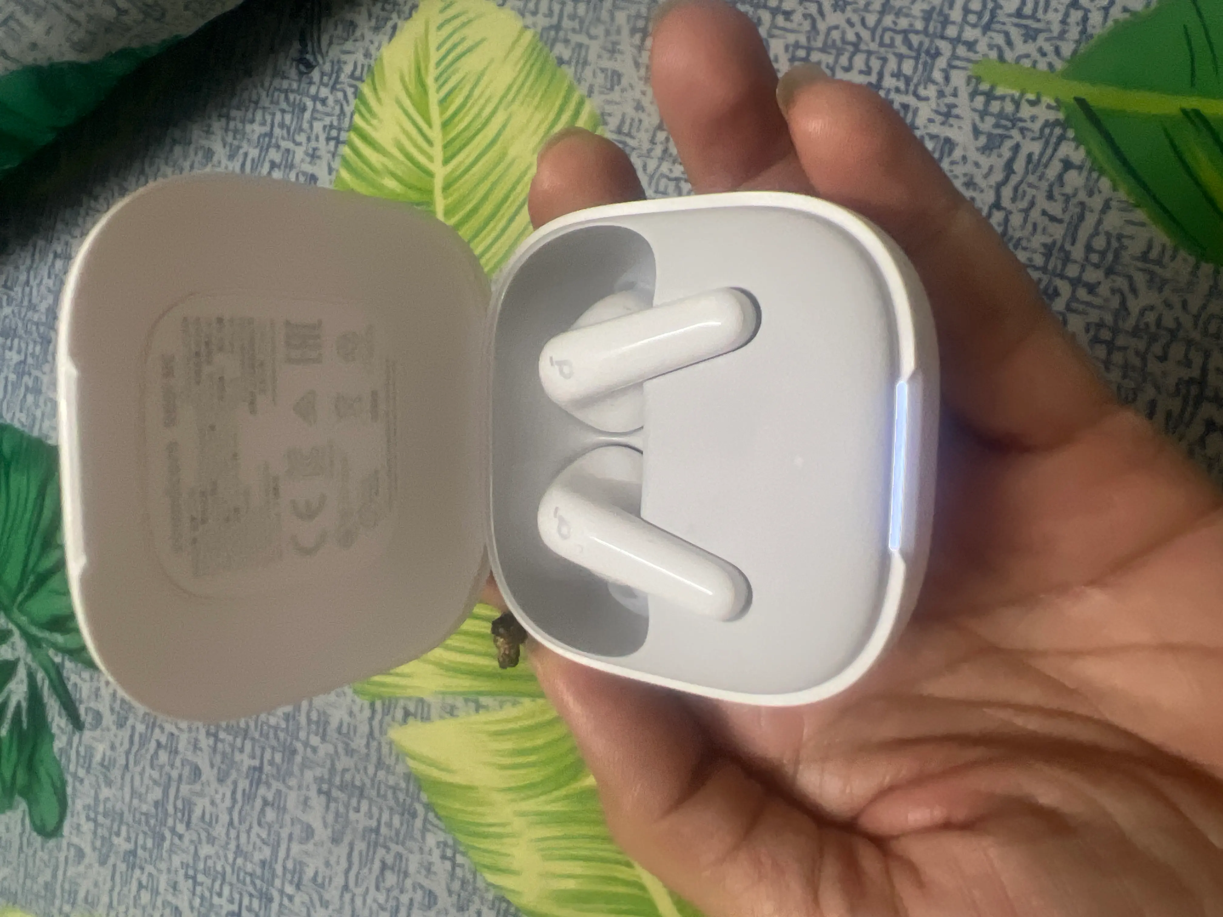 Khách hàng review Tai nghe Bluetooth True Wireless Soundcore R60i NC D1202 4
