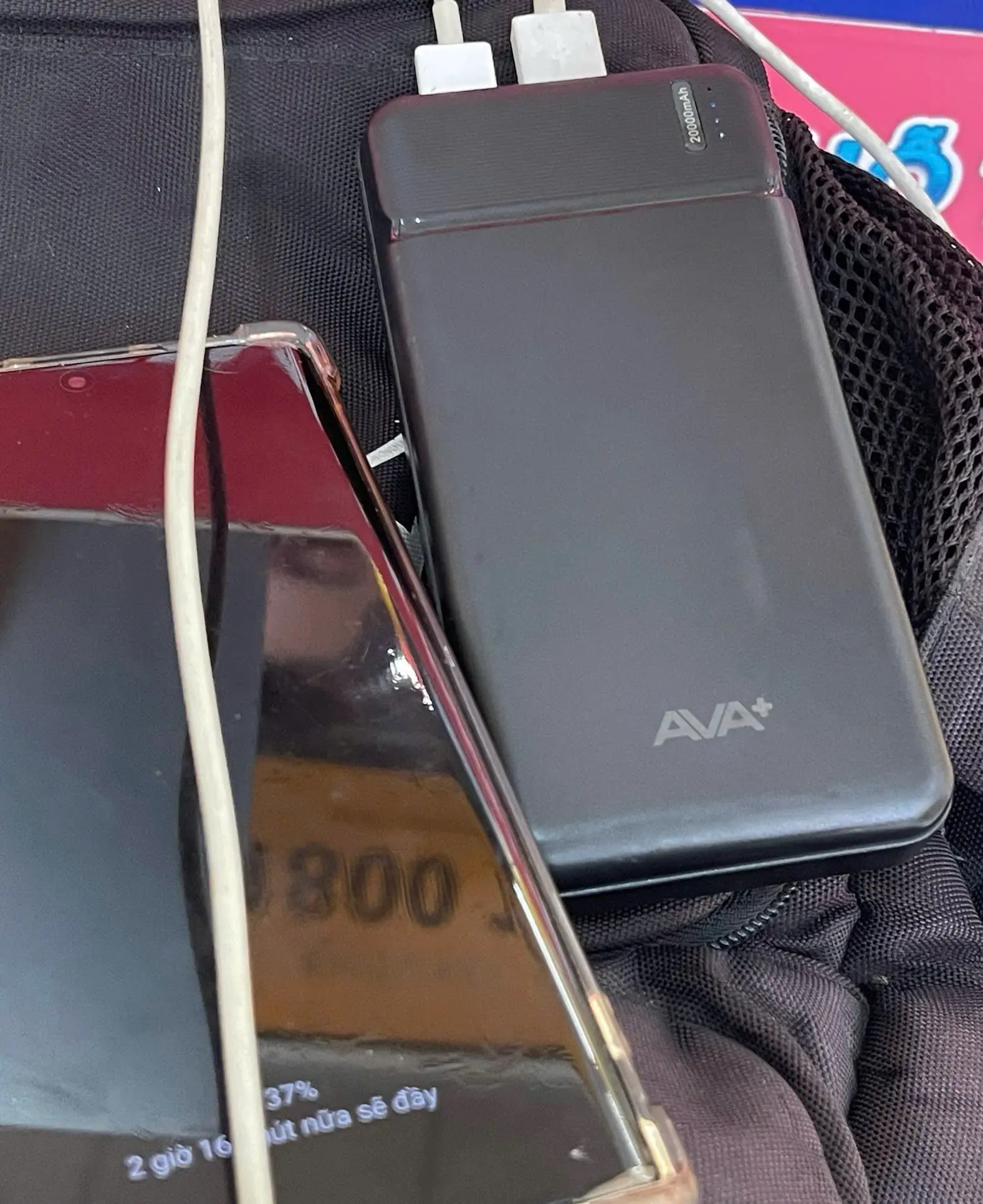 Khách hàng review Pin sạc dự phòng Polymer 20000mAh 10.5W AVA  Q7 3