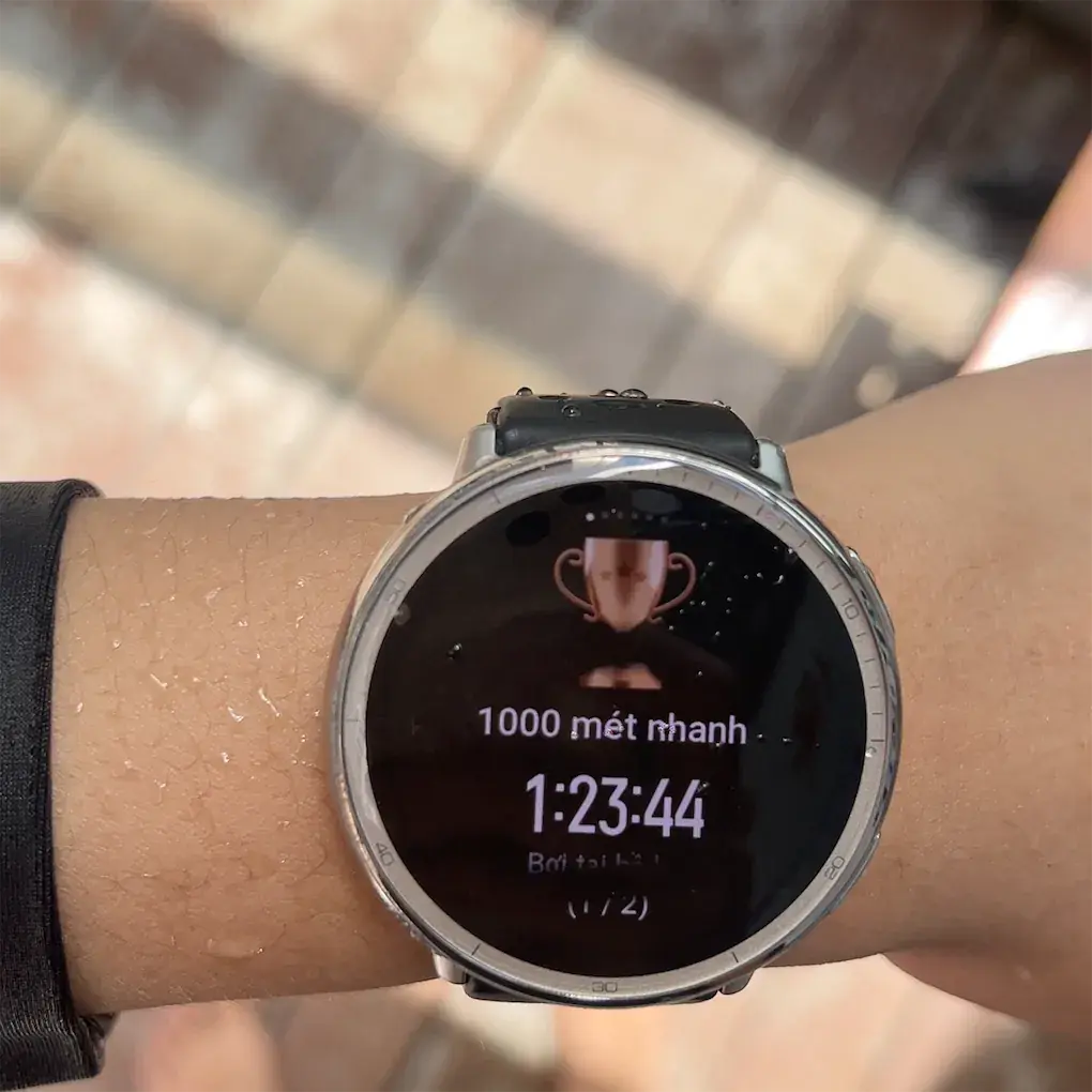 Khách hàng review Amazfit Active 2 43.9mm dây silicone 1